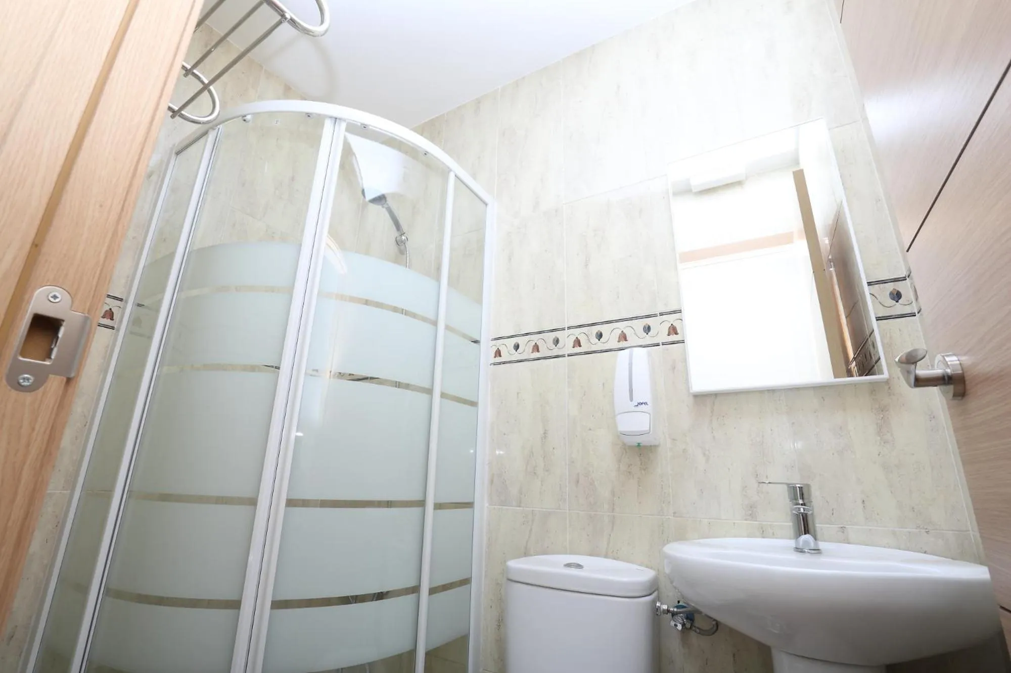 Shower in H.PALMONES