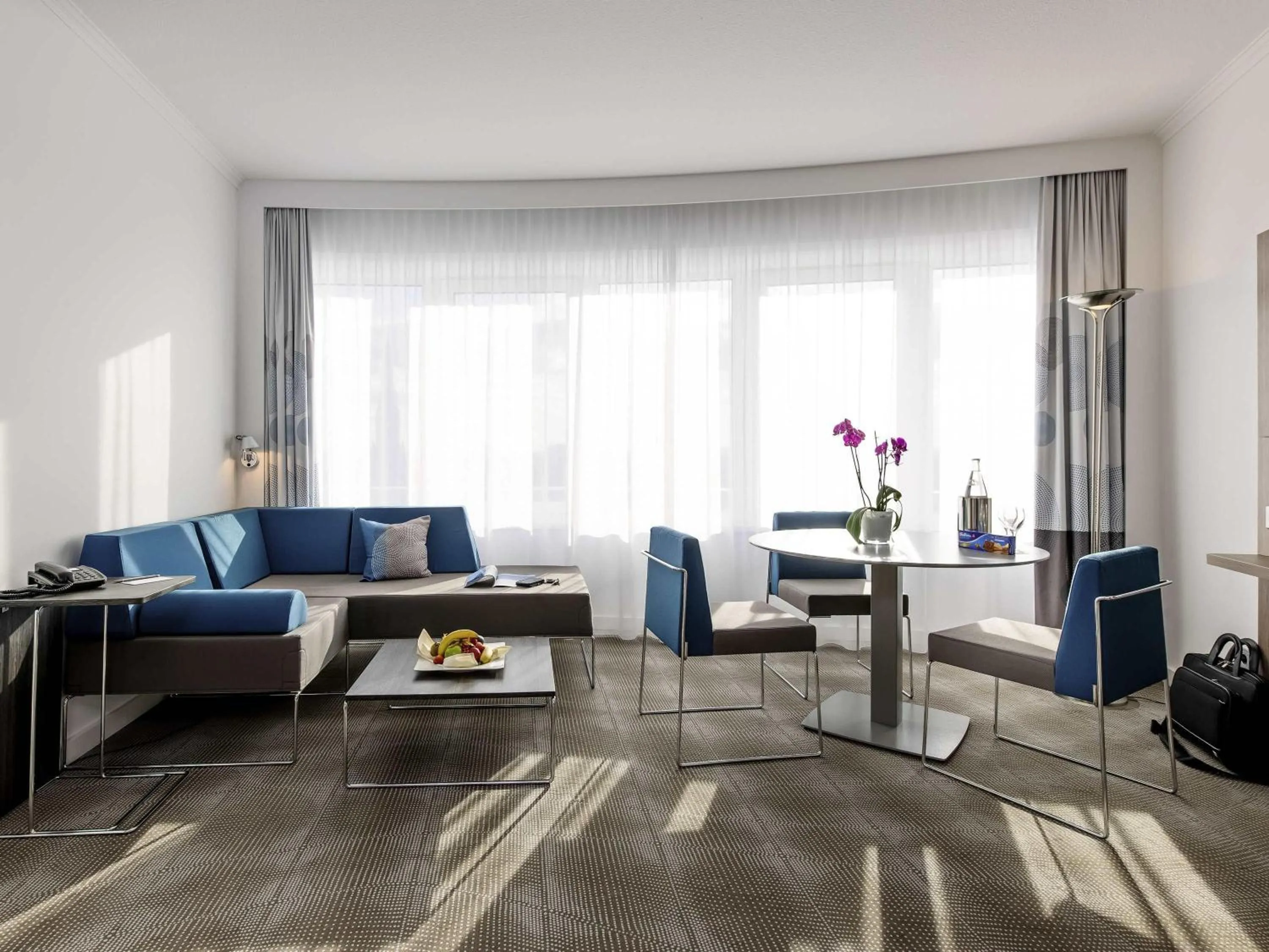 Photo of the whole room in Novotel Hannover