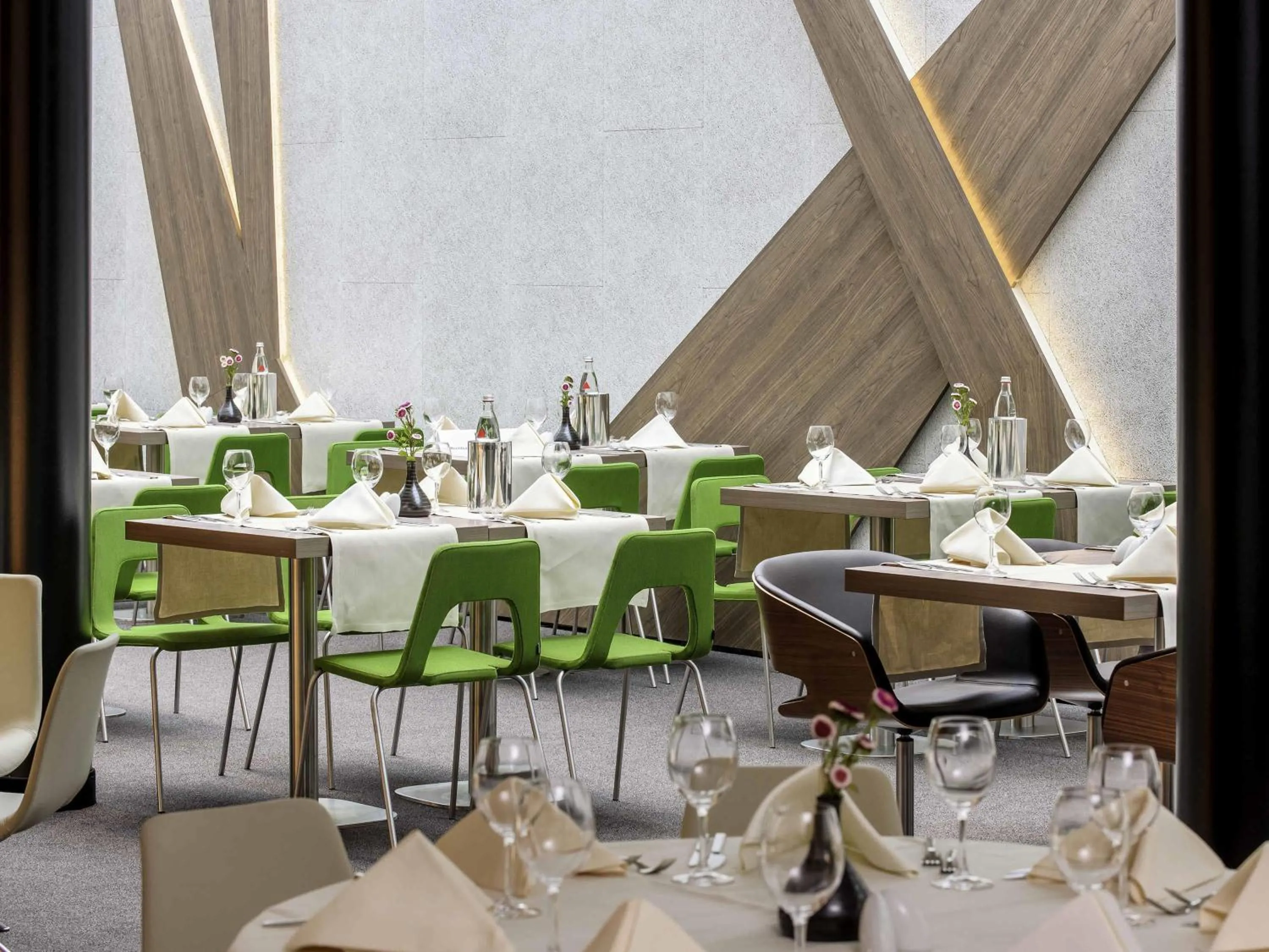 Restaurant/places to eat in Novotel Hannover