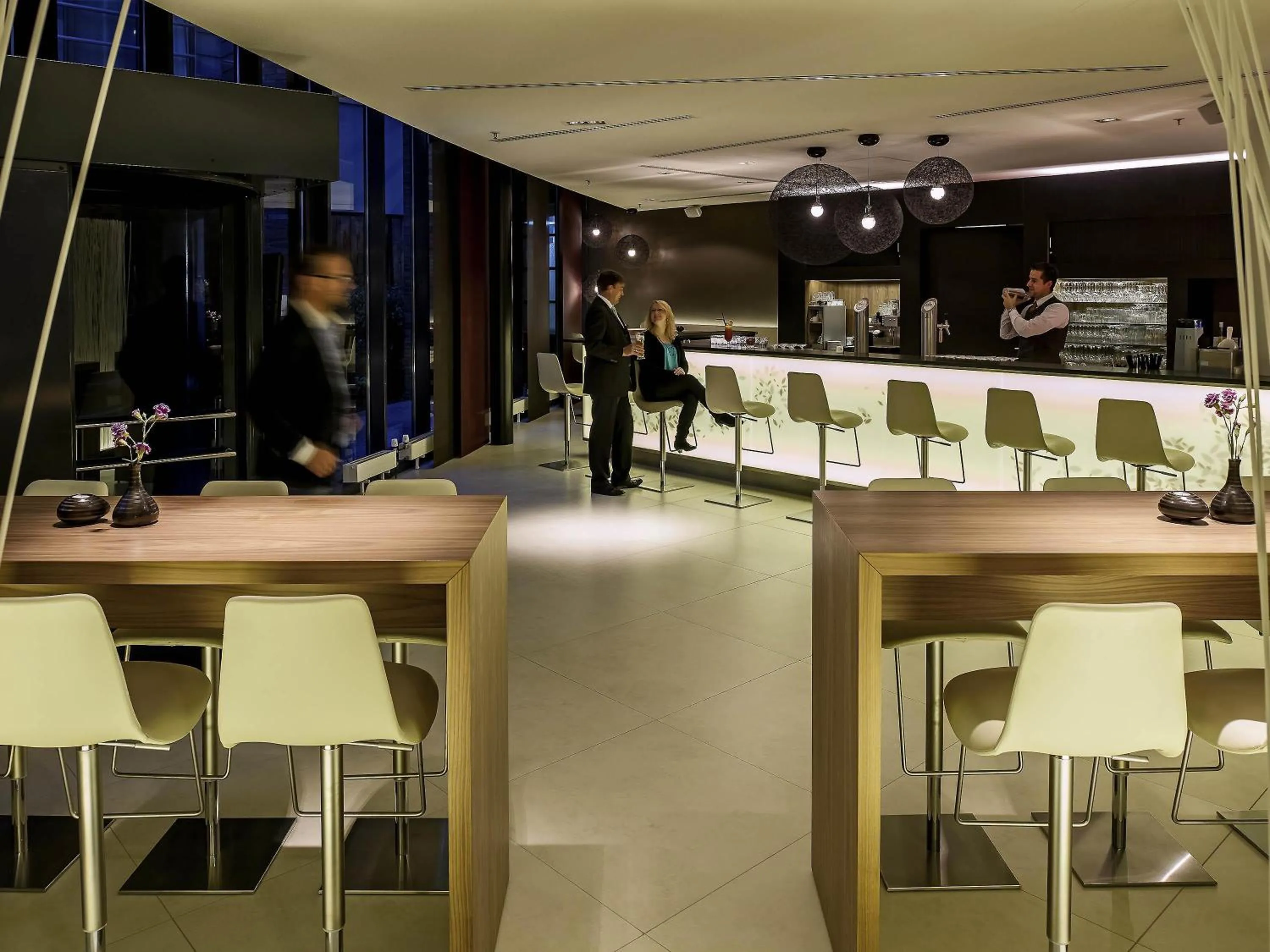 Lounge or bar in Novotel Hannover