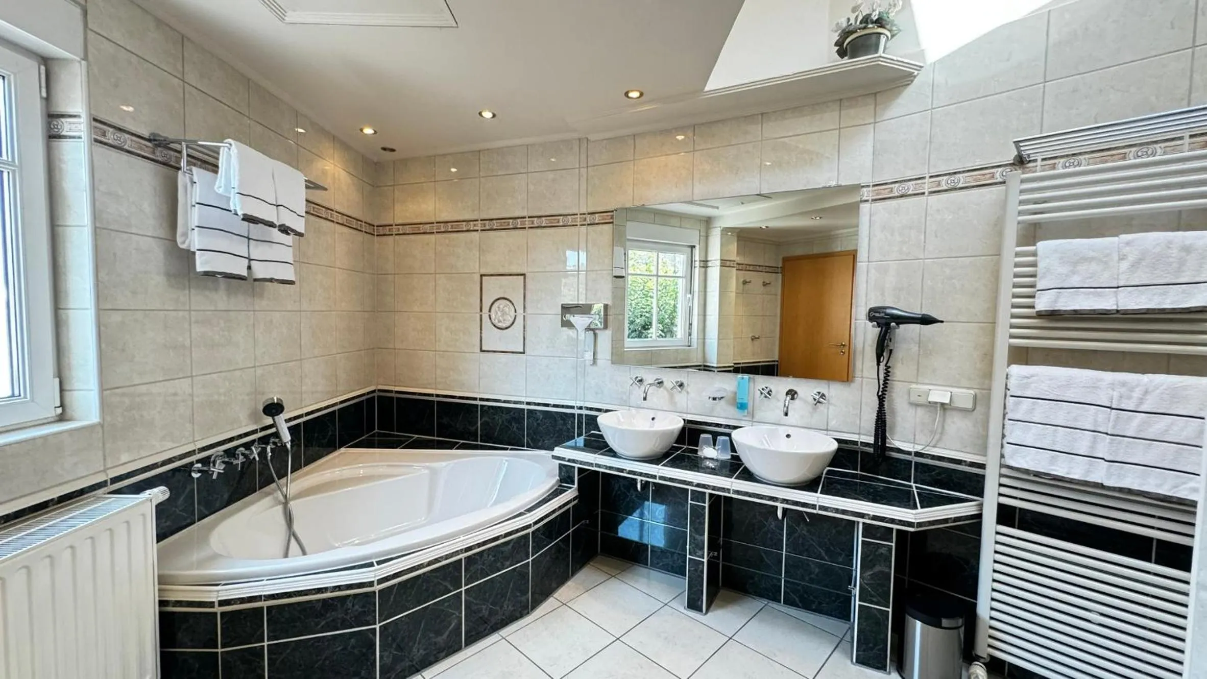 Bathroom in Rhein-Hotel Nierstein