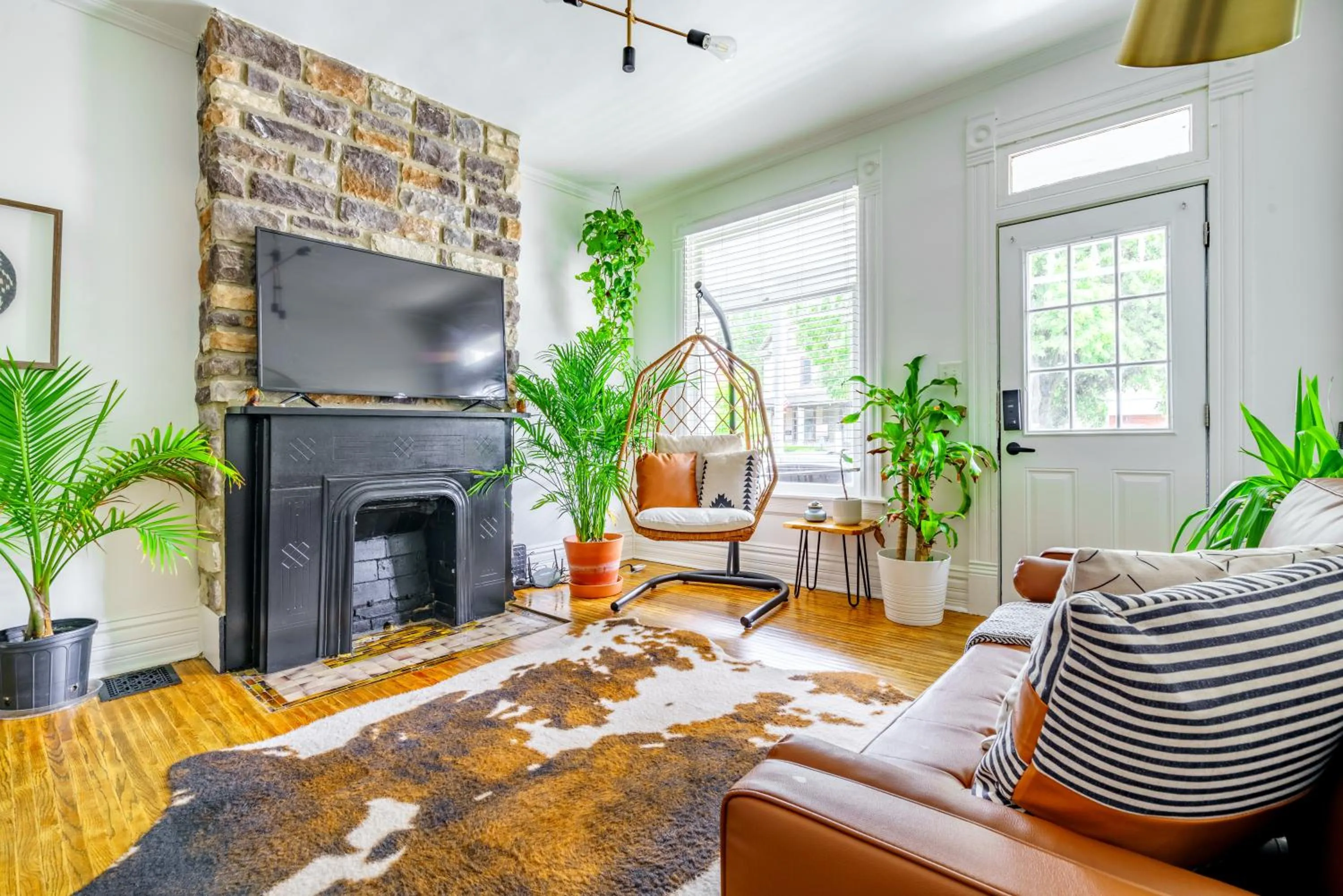 Property building in Jungle House Luxury Stays - Columbus Downtown Short North