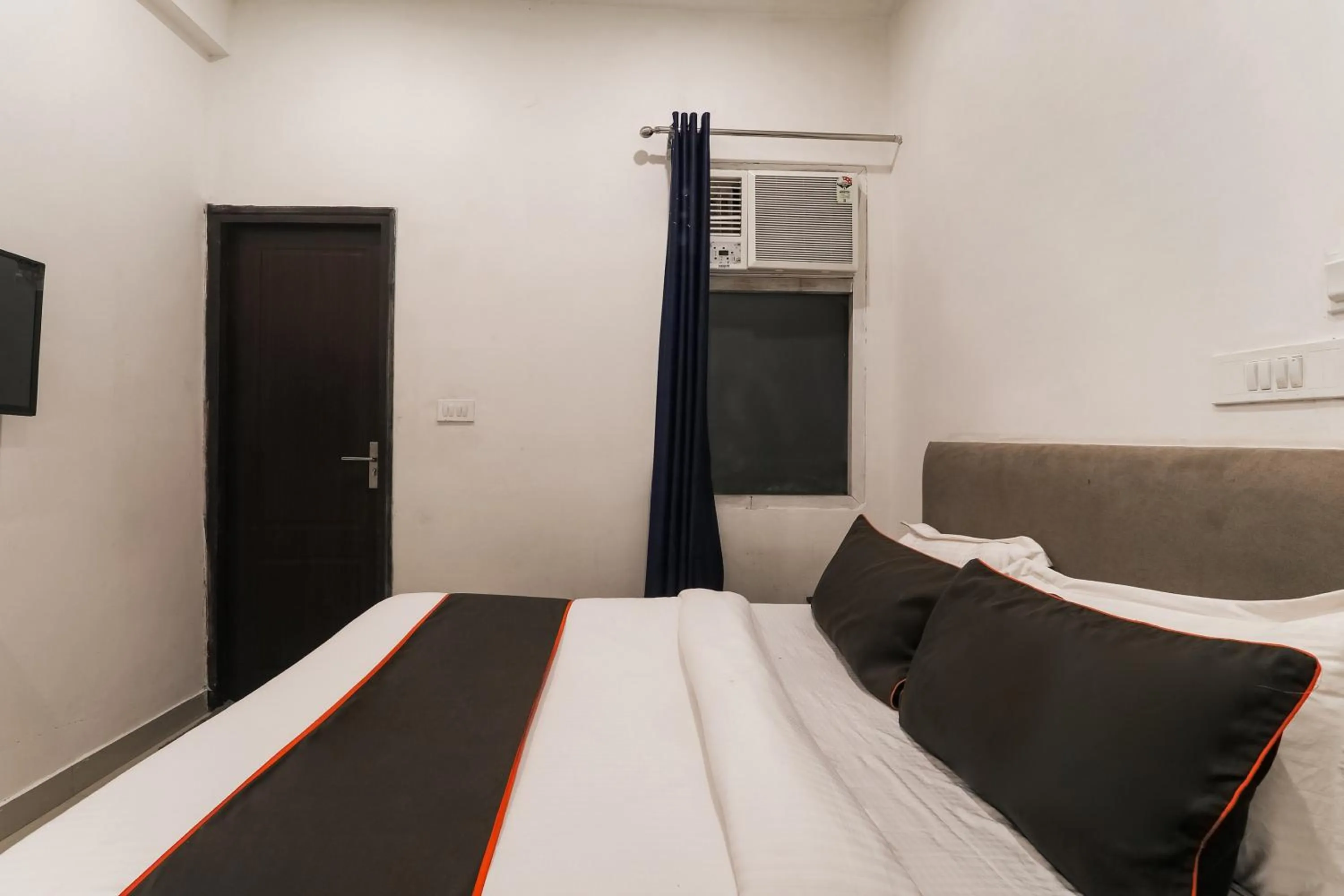 Bedroom, Bed in Collection O Insight Inn Near Gomti Riverfront Park