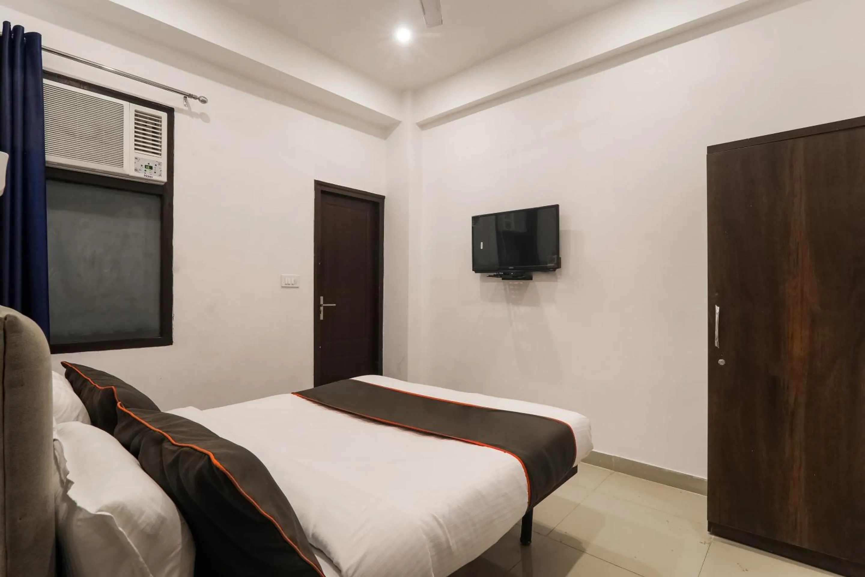 Bedroom, Bed in Collection O Insight Inn Near Gomti Riverfront Park
