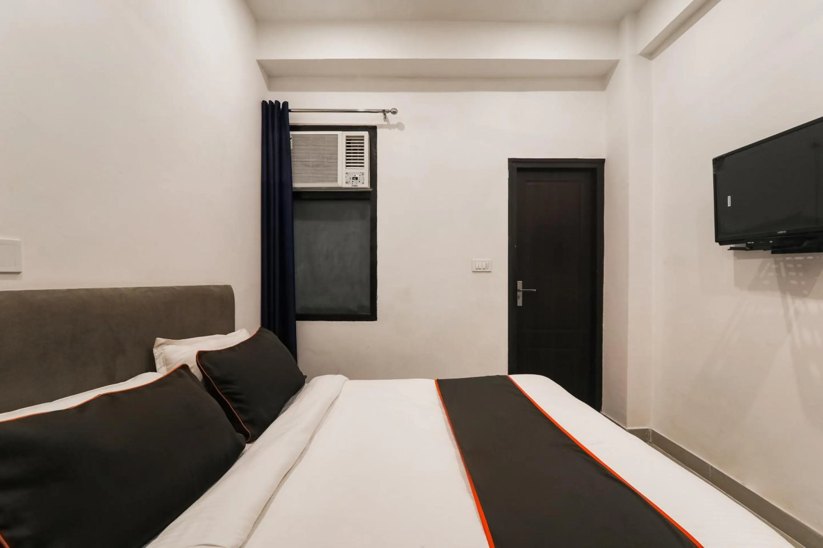 Bedroom, Bed in Collection O Insight Inn Near Gomti Riverfront Park