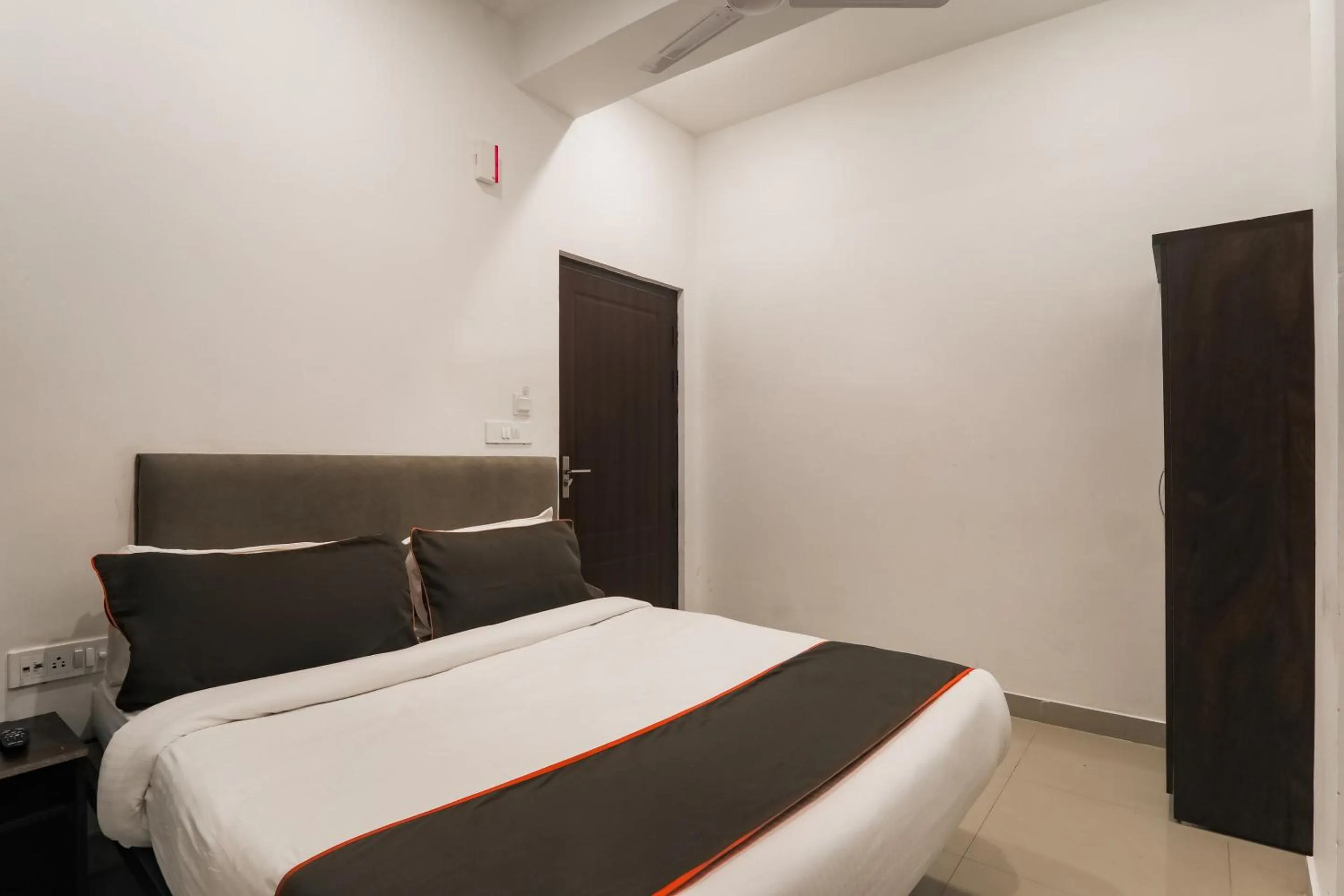 Bedroom, Bed in Collection O Insight Inn Near Gomti Riverfront Park