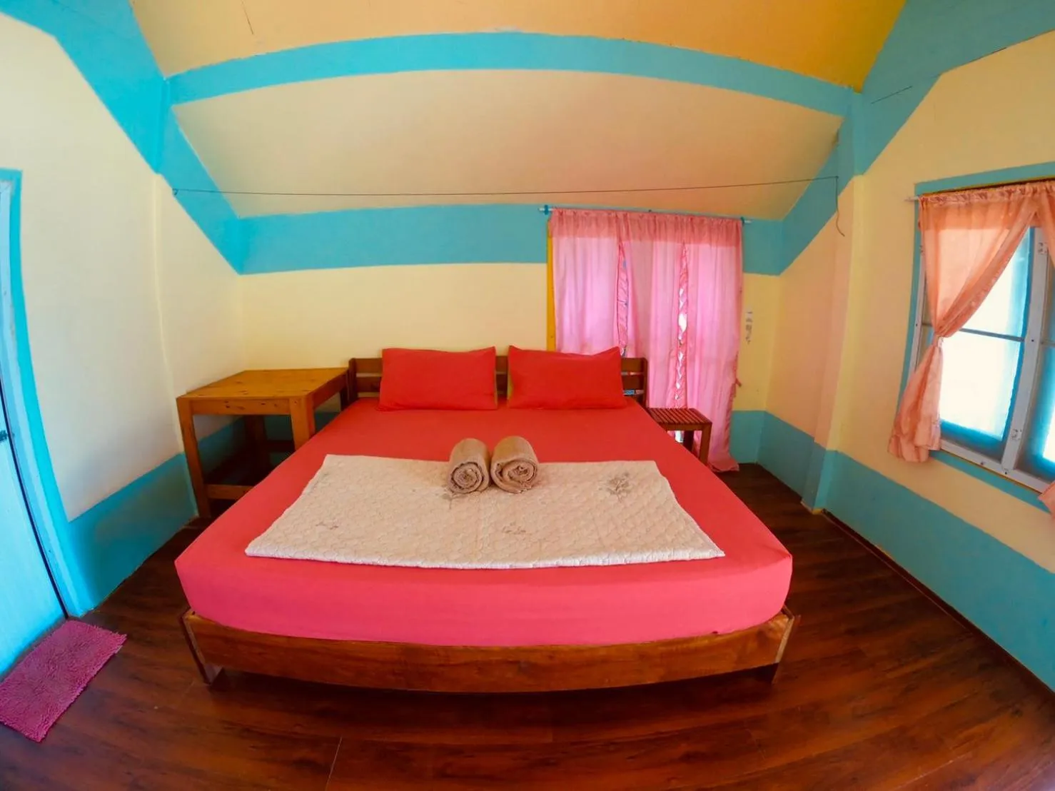 Bed in DAYA Beach, Lipe local