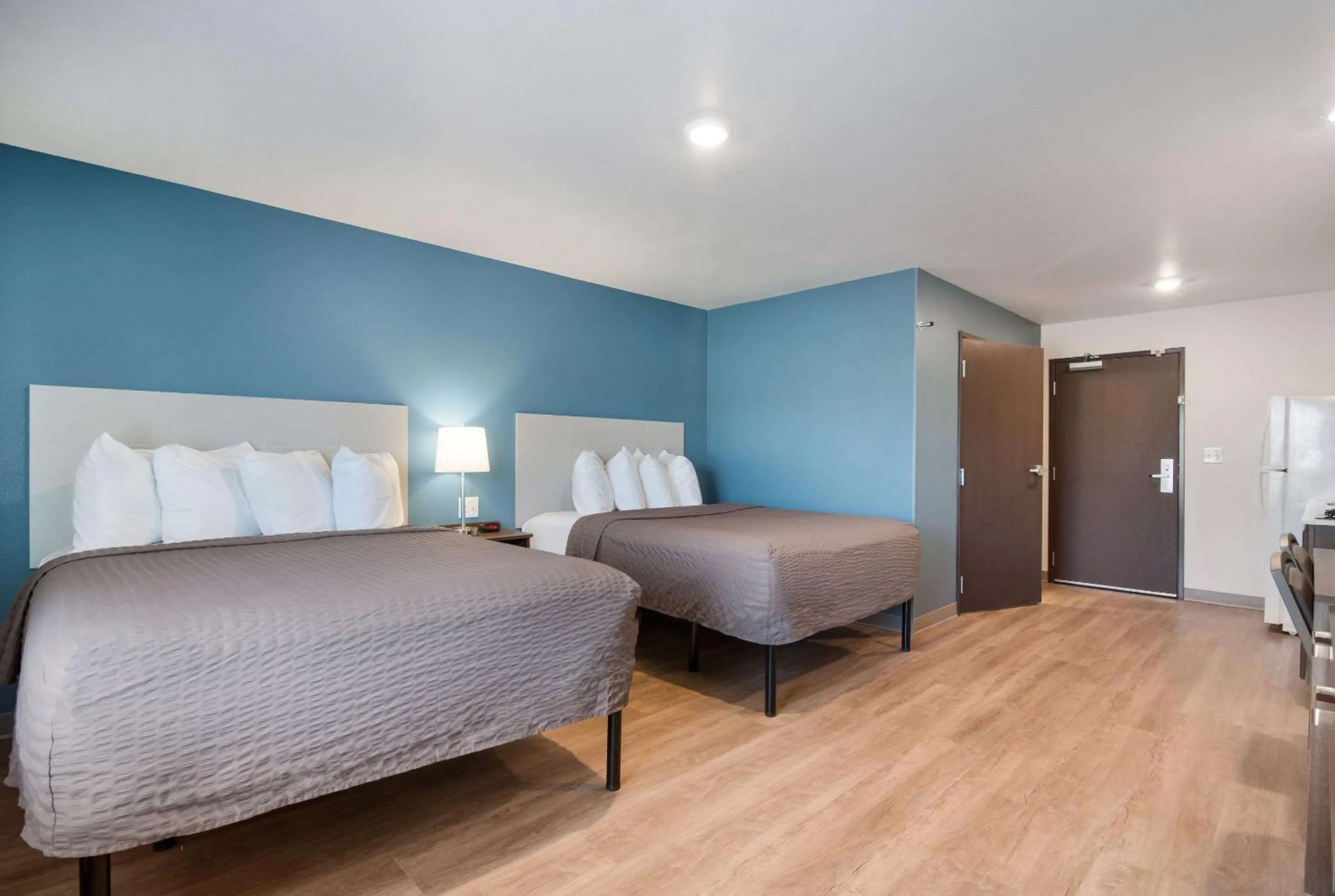 Photo of the whole room, Bed in WoodSpring Suites Fort Mill