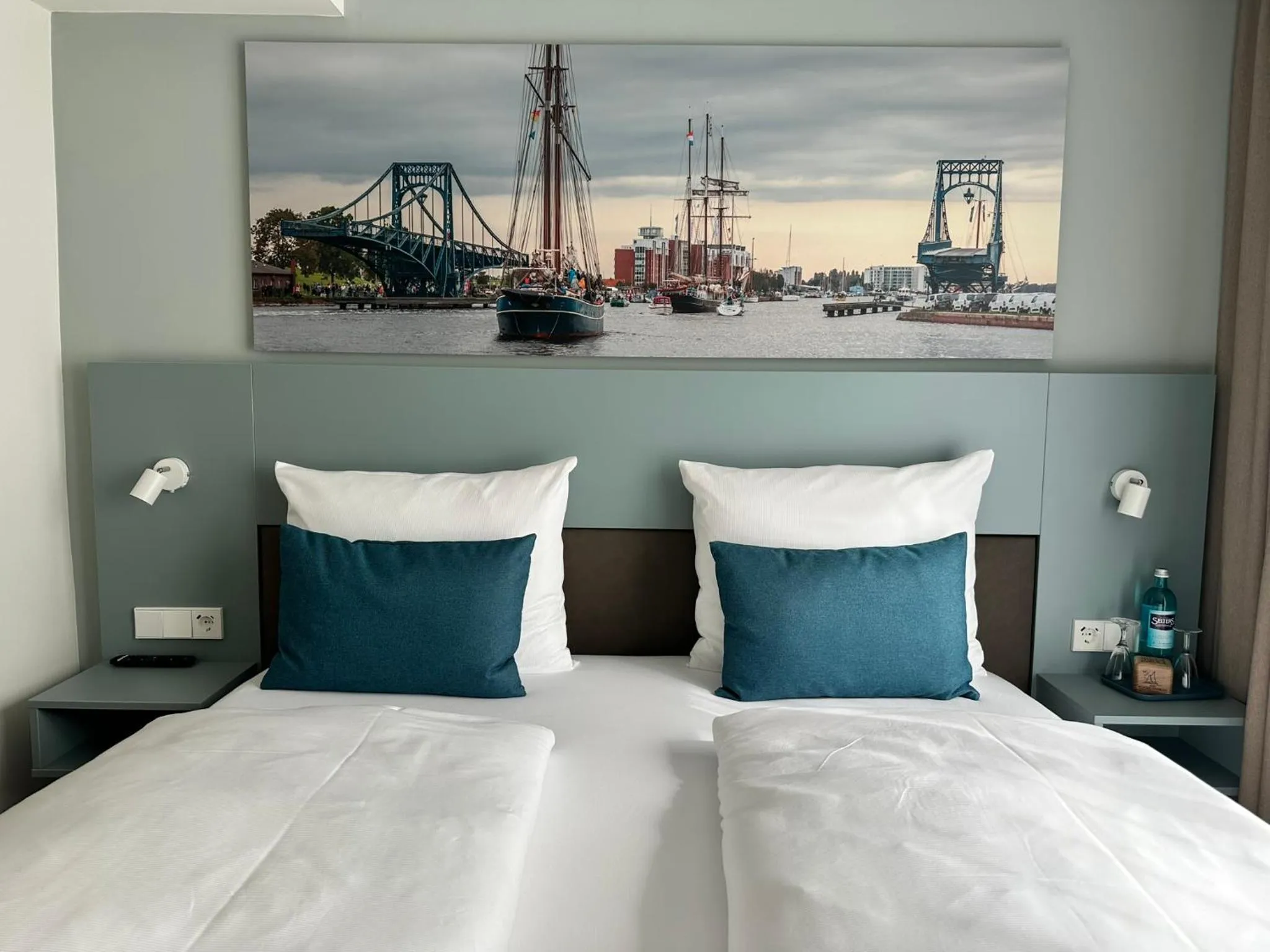 Photo of the whole room, Bed in Hotel Schöne Aussicht