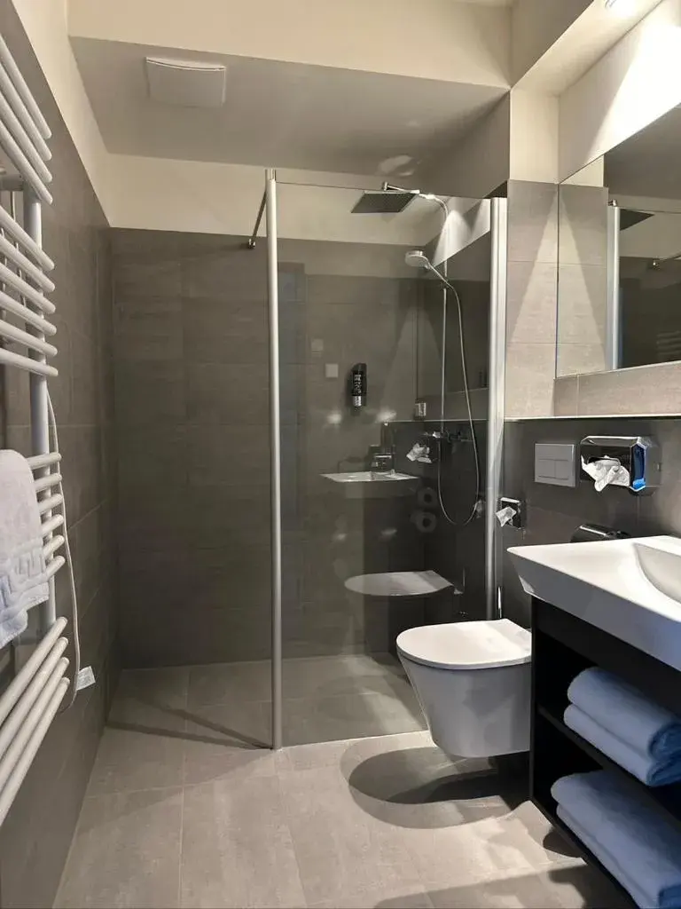 Deluxe Double Room with Balcony in Hotel Schöne Aussicht Deluxe Double Room with Balcony in Hotel Schöne Aussicht