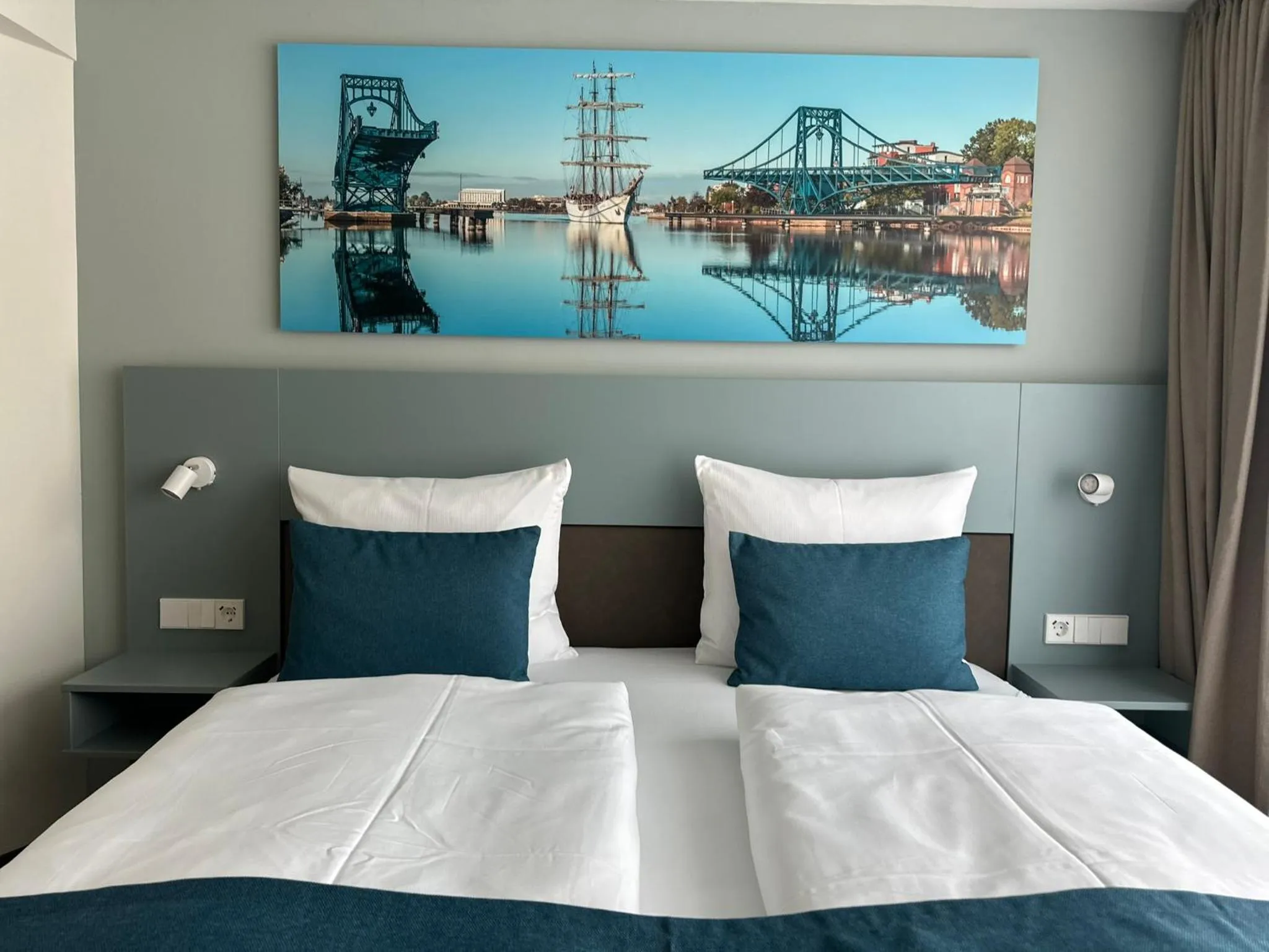 Photo of the whole room, Bed in Hotel Schöne Aussicht