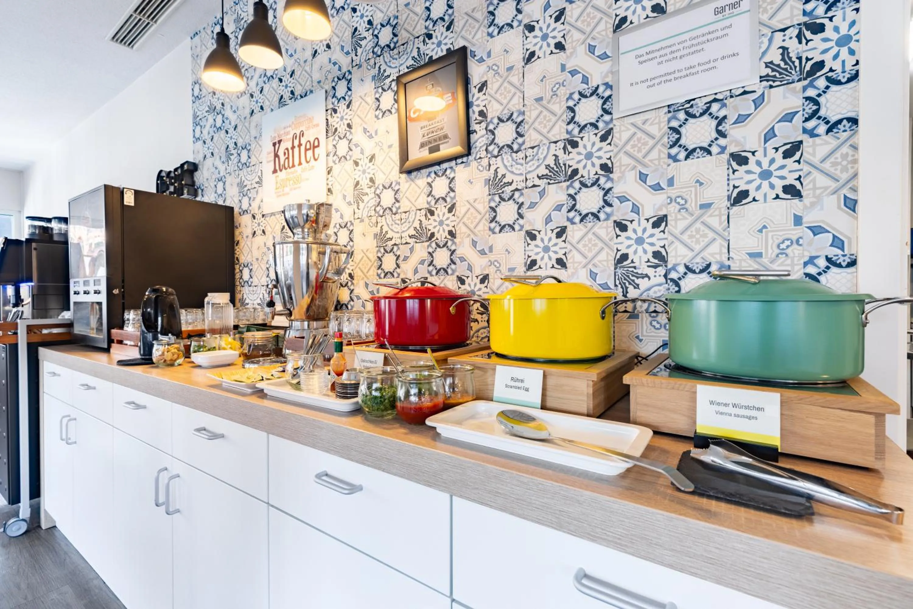 Restaurant/places to eat in Garner Hotel Cologne Porz - Airport by IHG