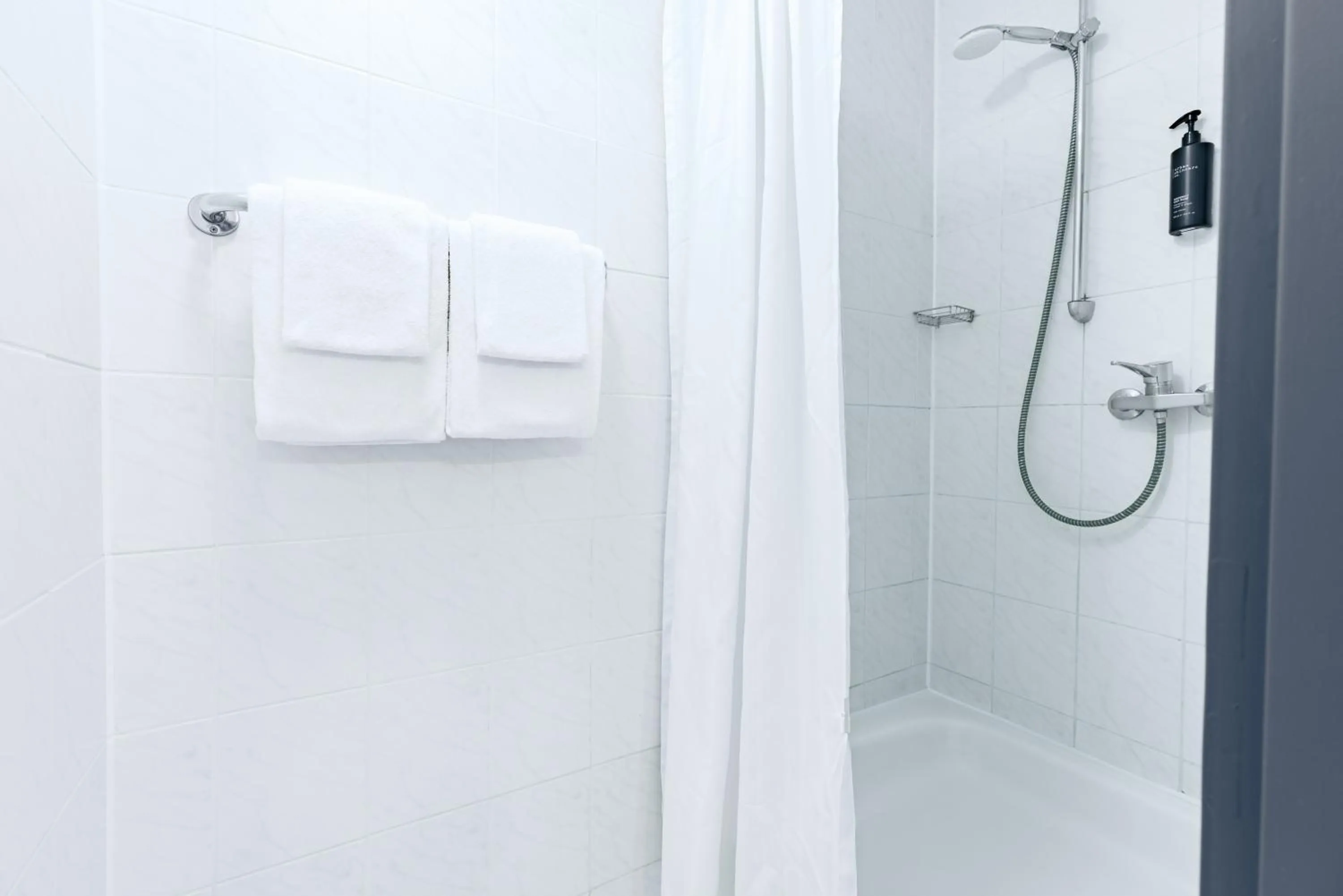 Photo of the whole room in Garner Hotel Cologne Porz - Airport by IHG