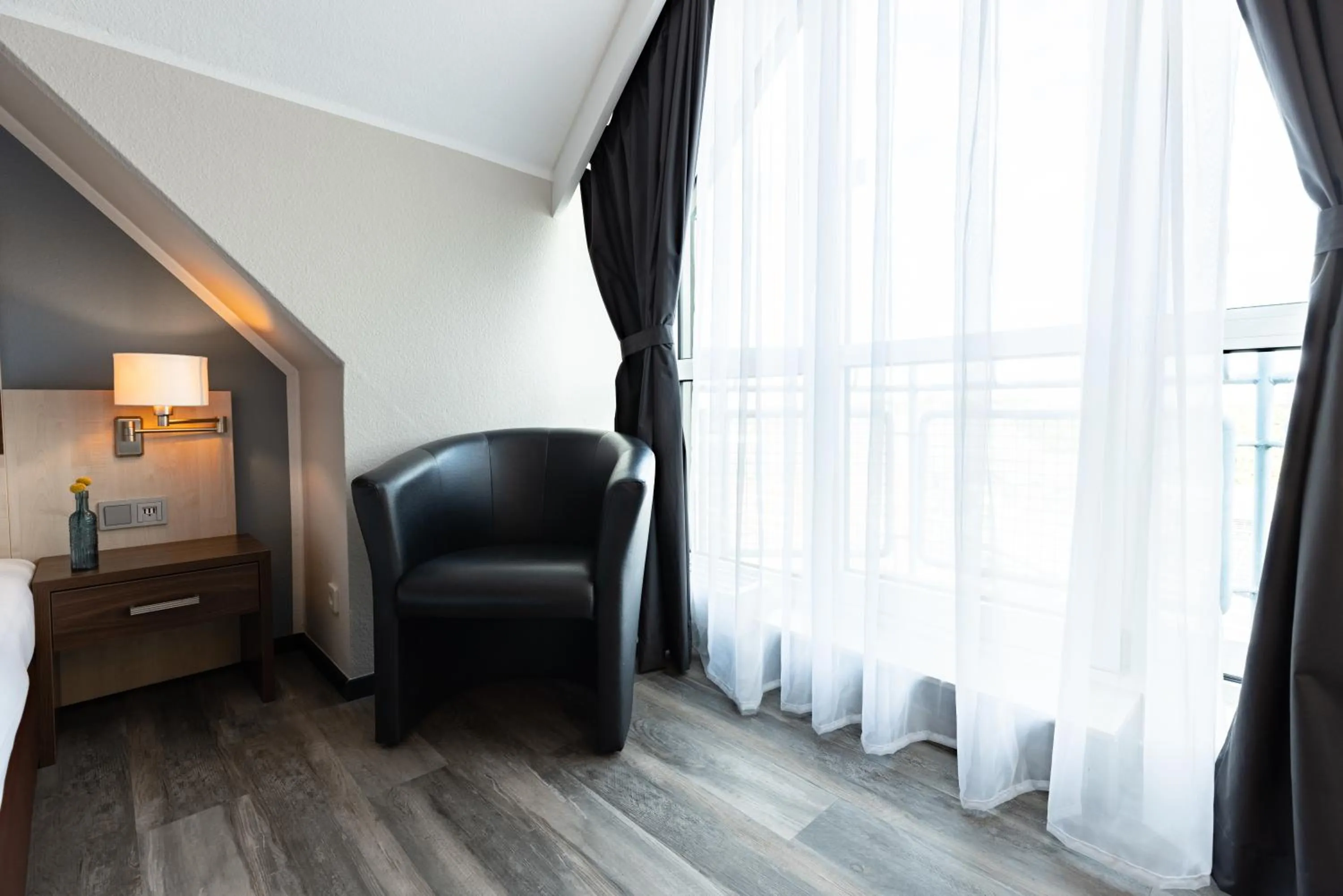 Photo of the whole room, Bed in Garner Hotel Cologne Porz - Airport by IHG