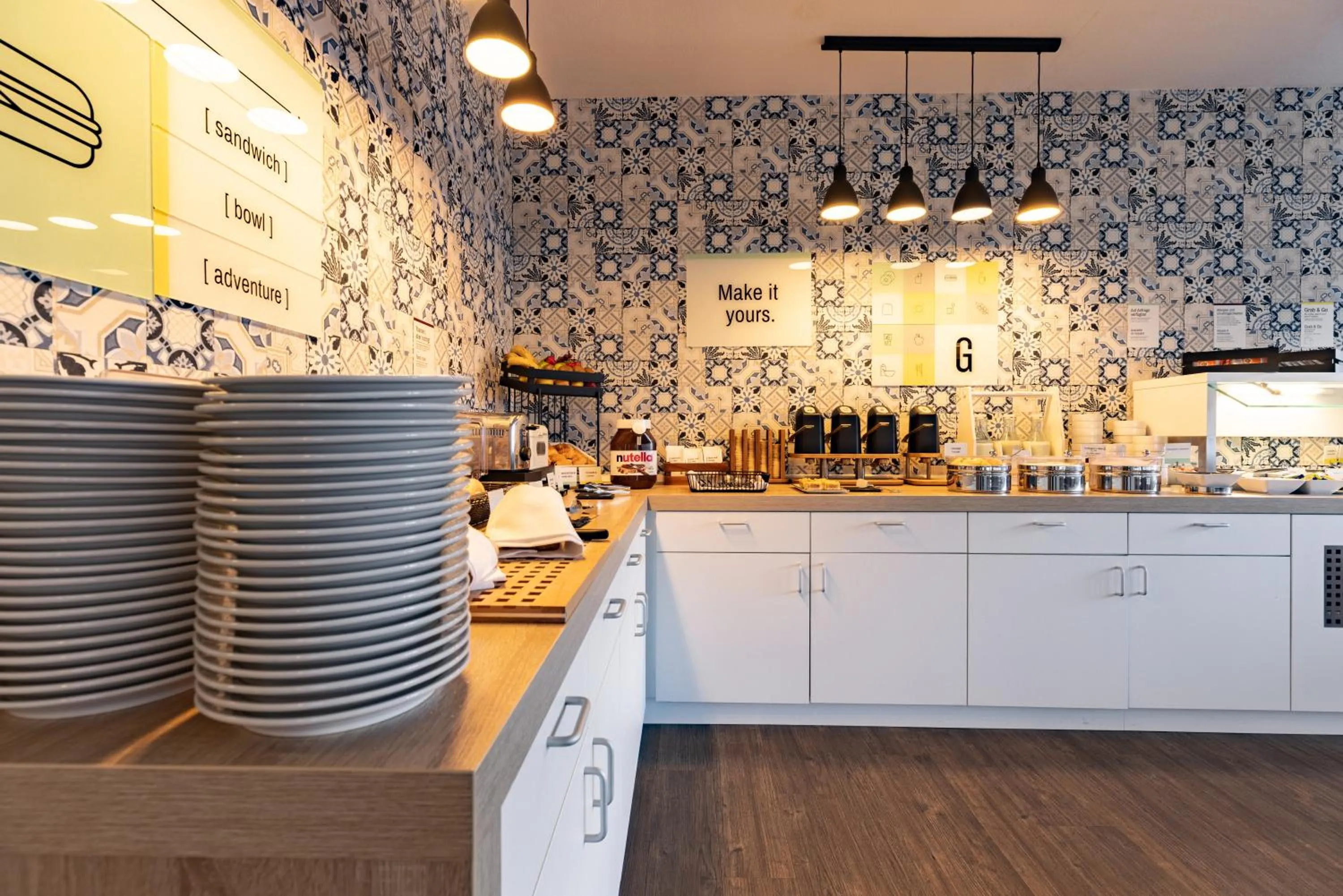 Restaurant/places to eat in Garner Hotel Cologne Porz - Airport by IHG