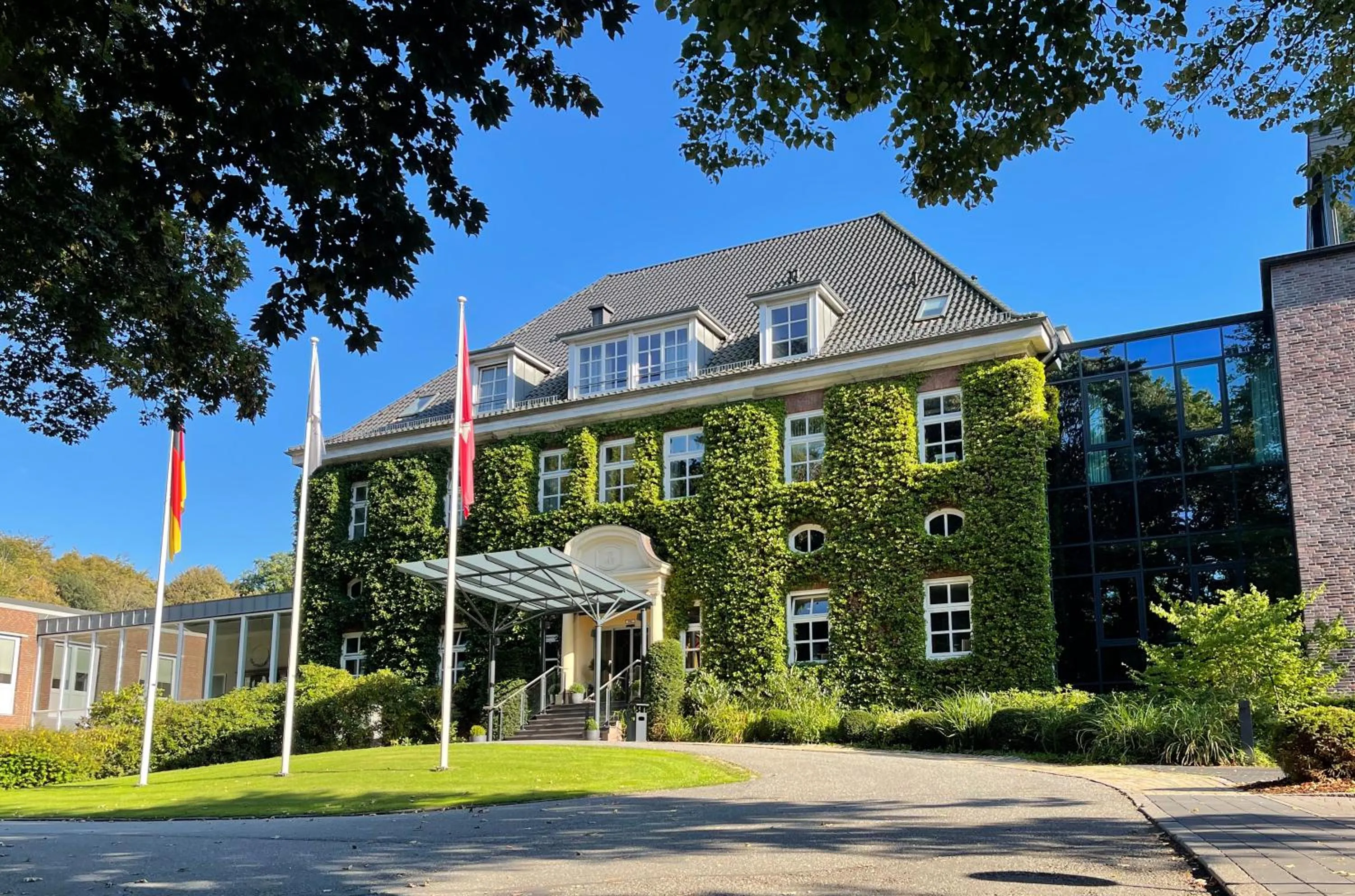 Property building in Romantik Hotel Kieler Kaufmann