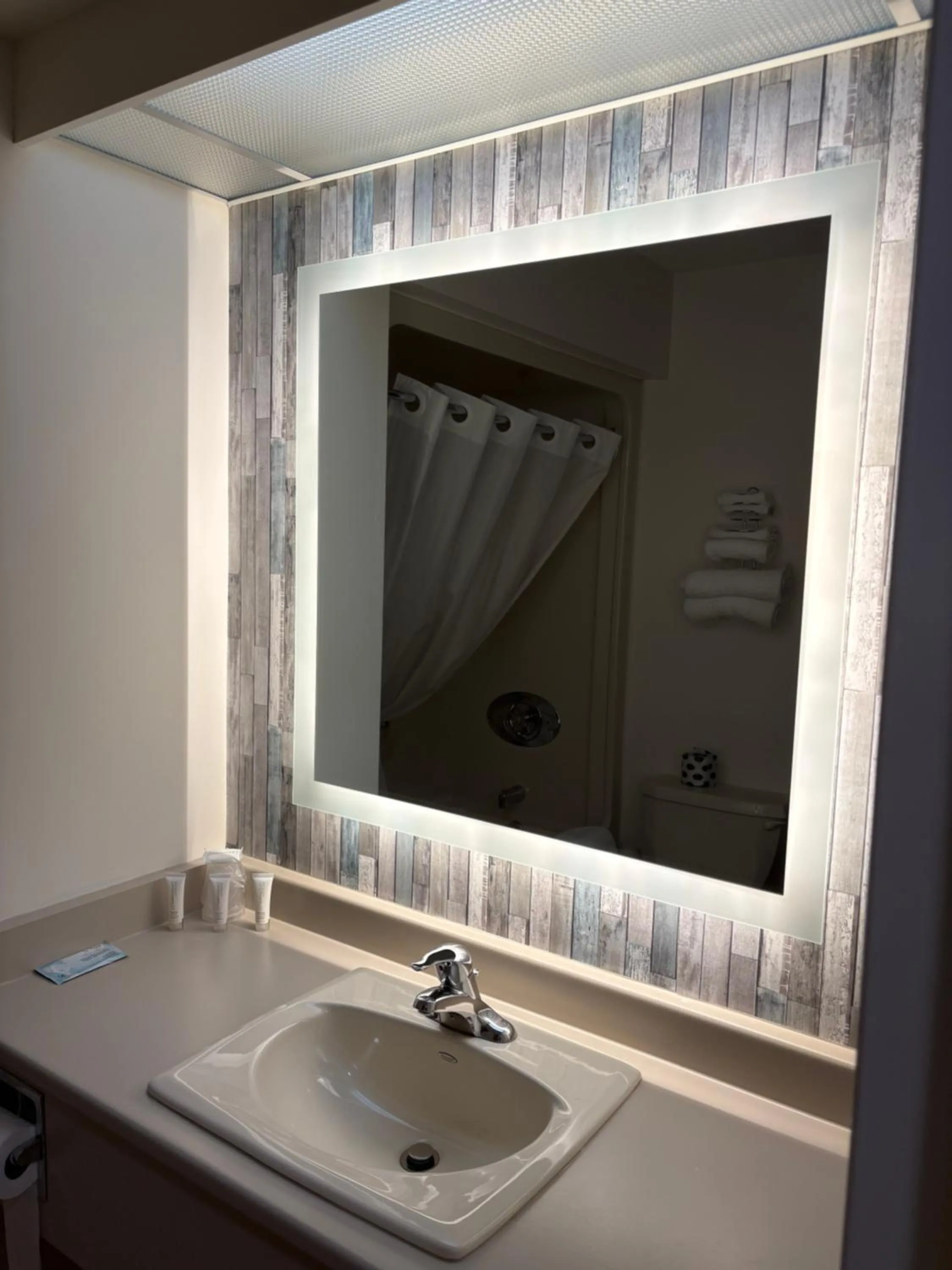 Companion Hotel Motel