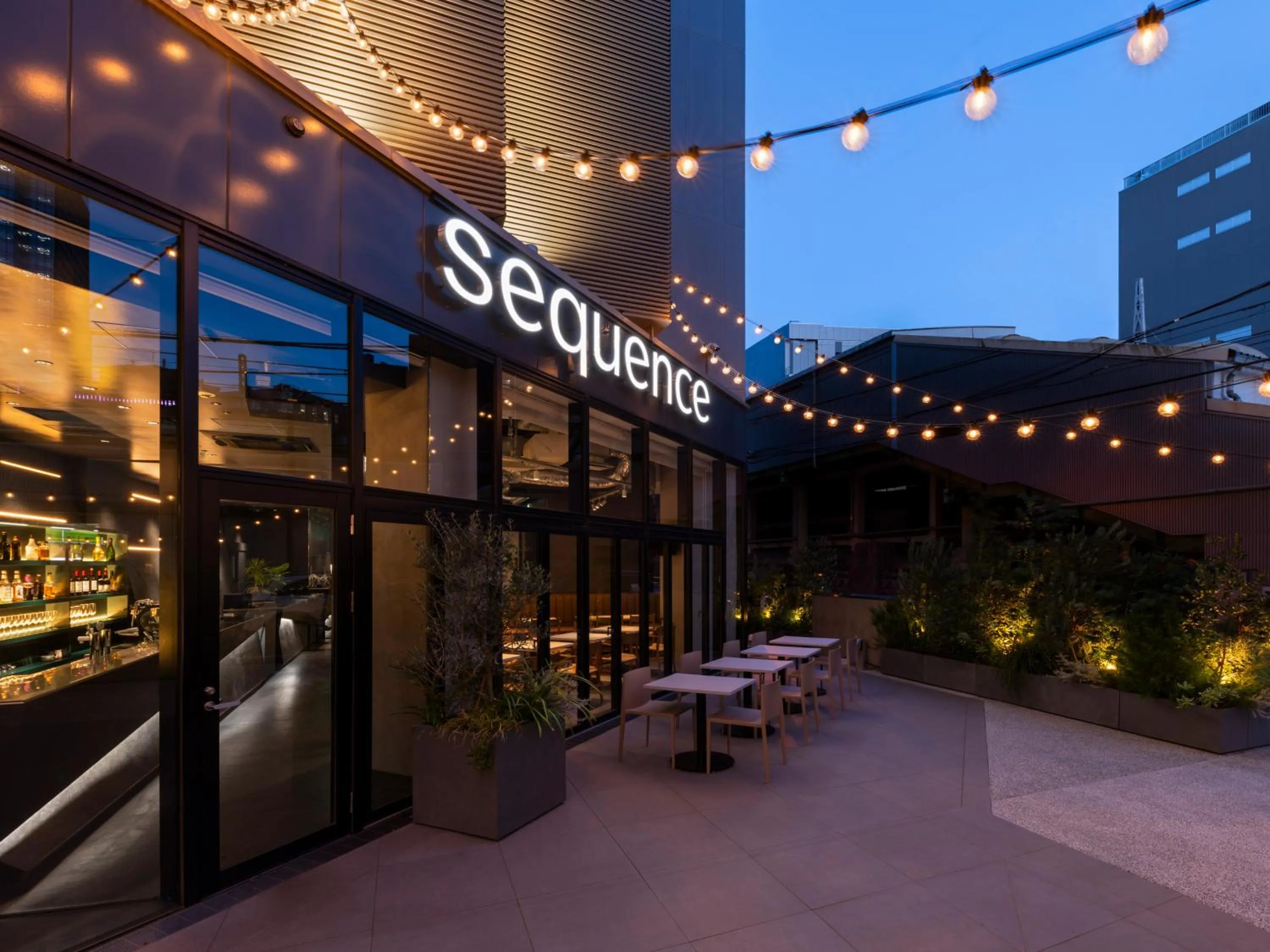 Facade/entrance in sequence SUIDOBASHI - Tokyo