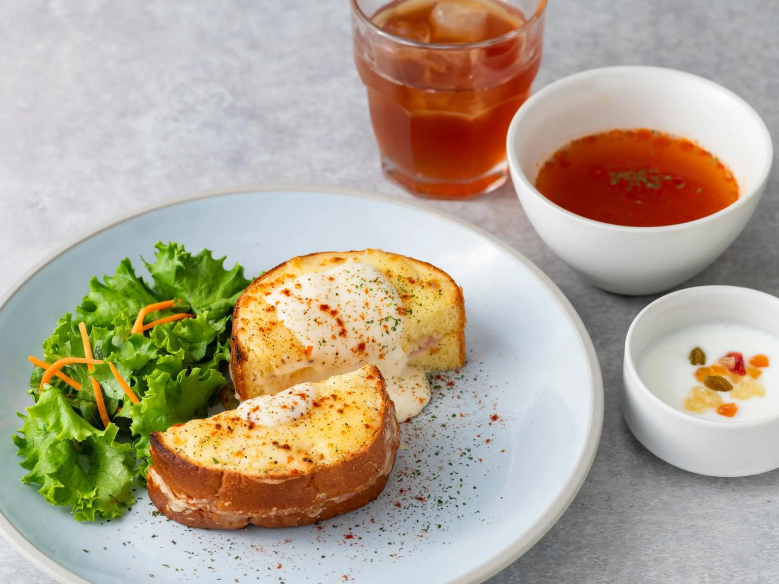 Breakfast in sequence SUIDOBASHI - Tokyo