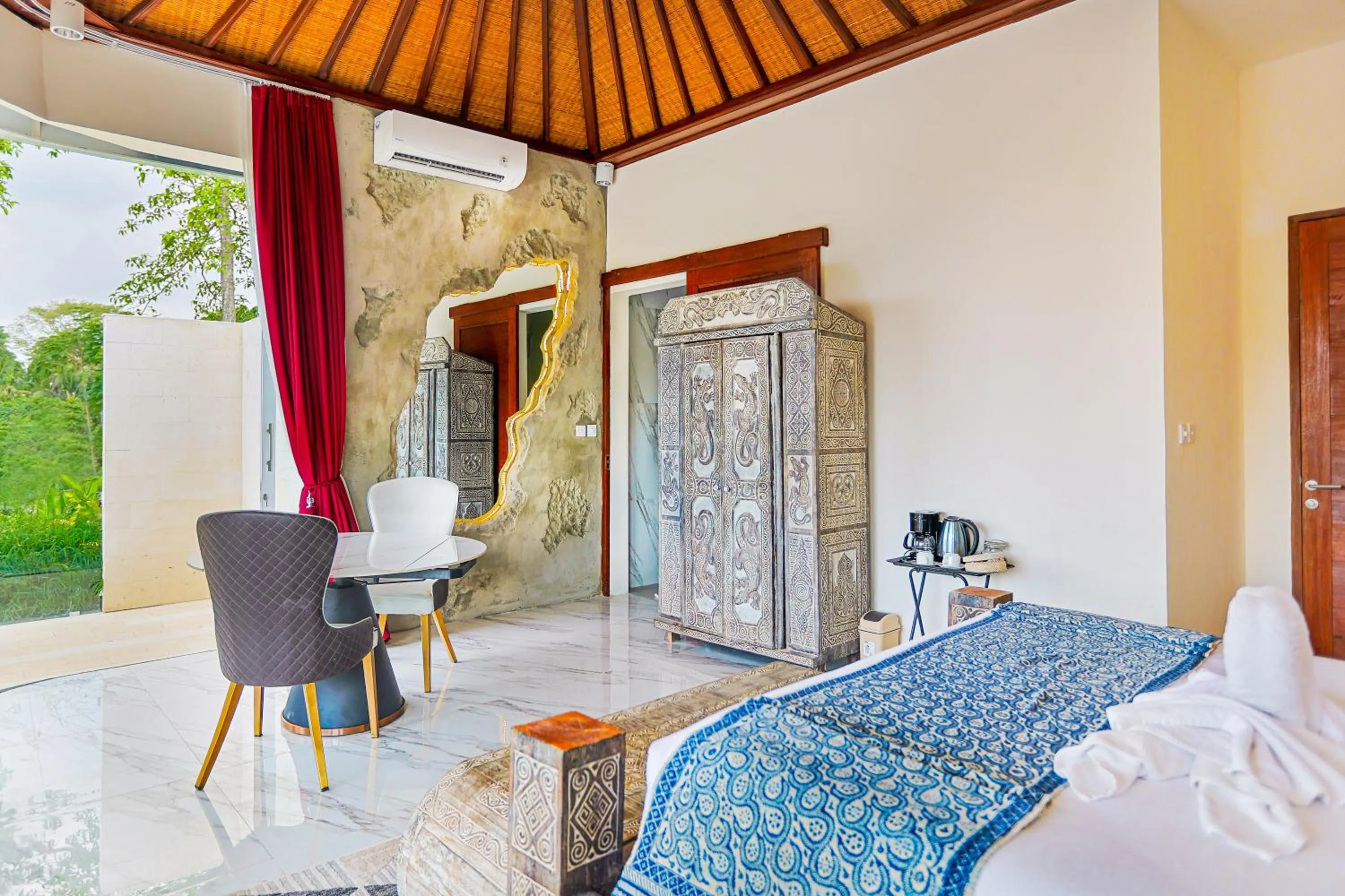 Bed in Villa Cella Bella Ubud