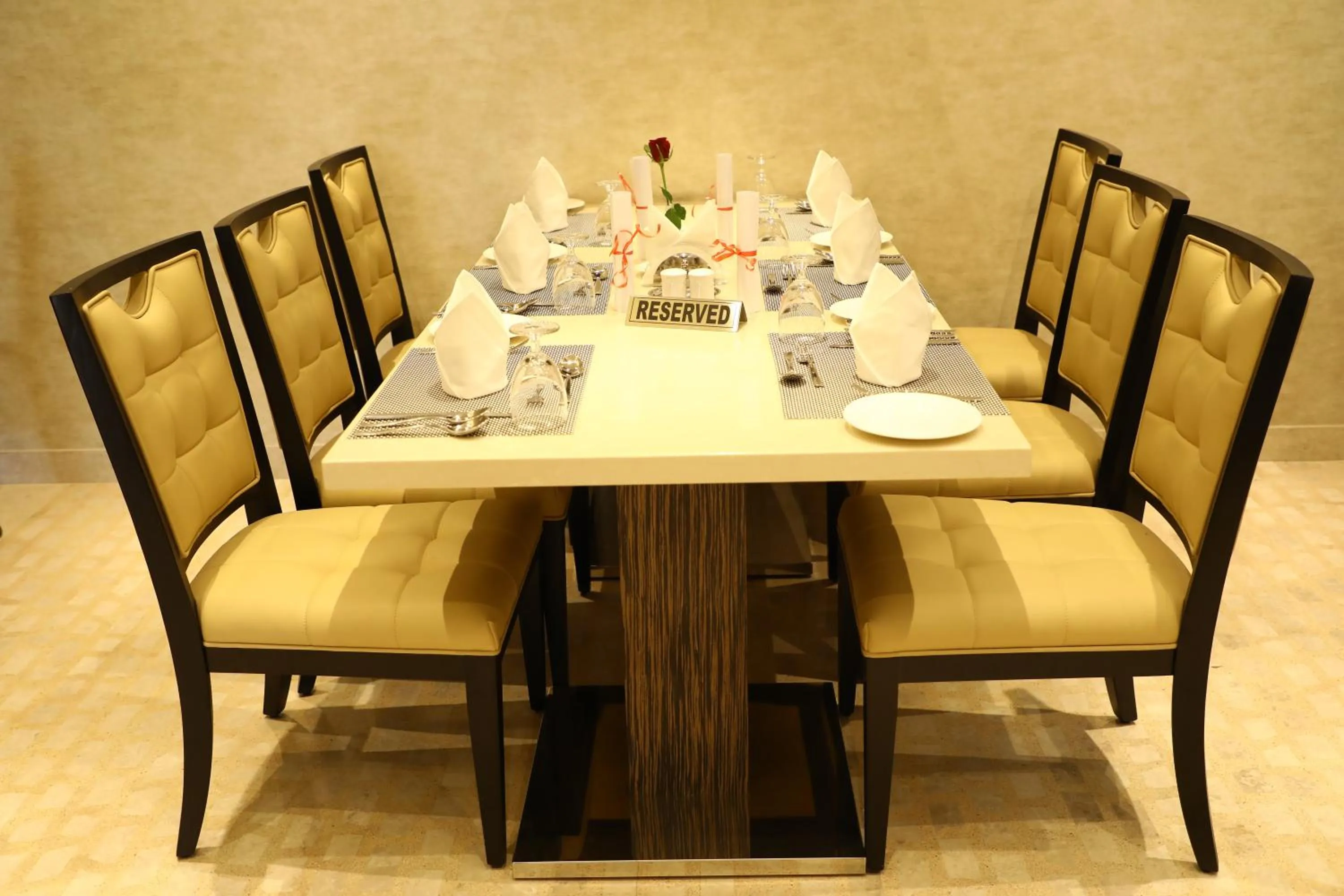 Restaurant/places to eat in YN Hotels