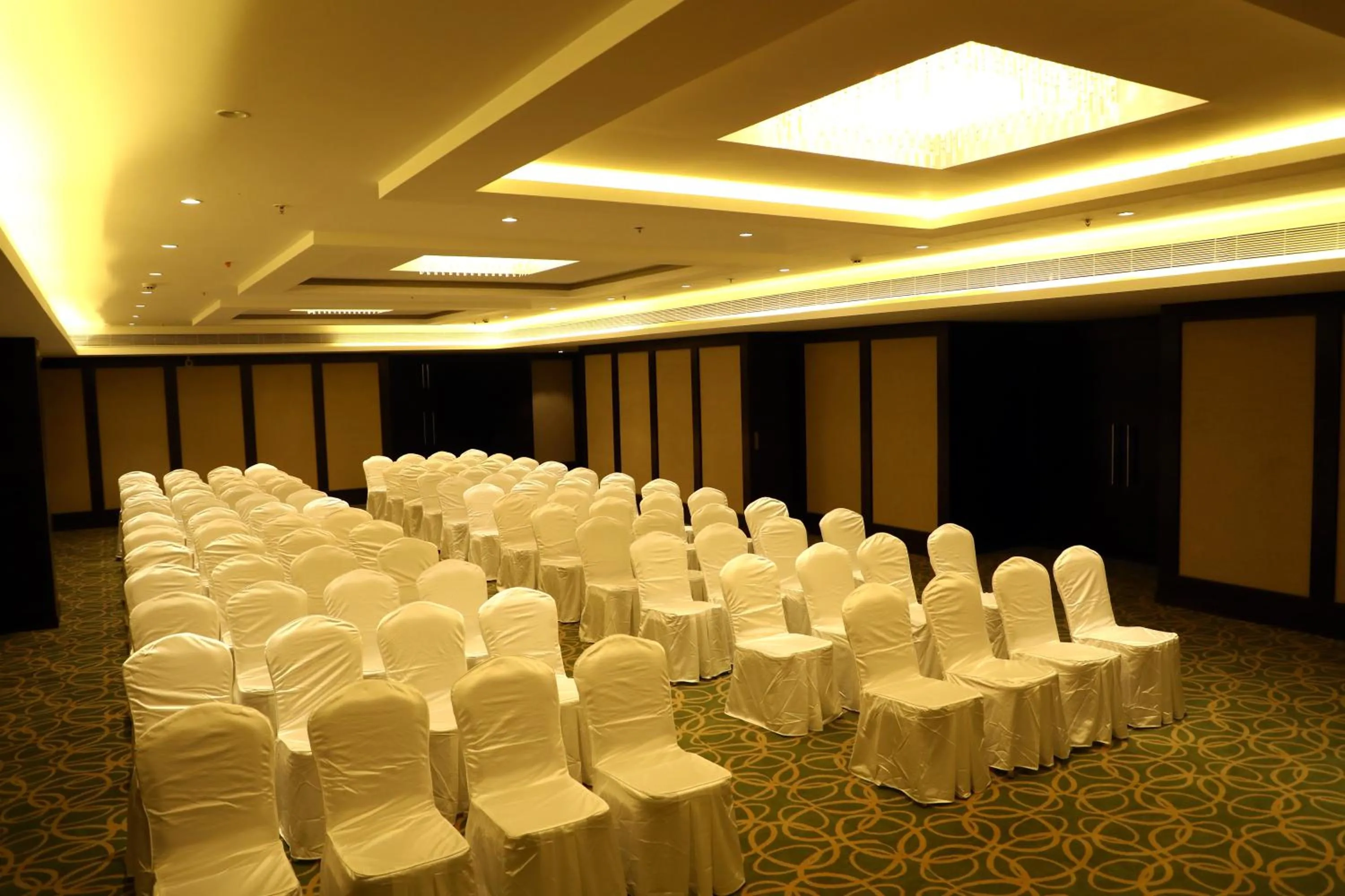 Business facilities in YN Hotels
