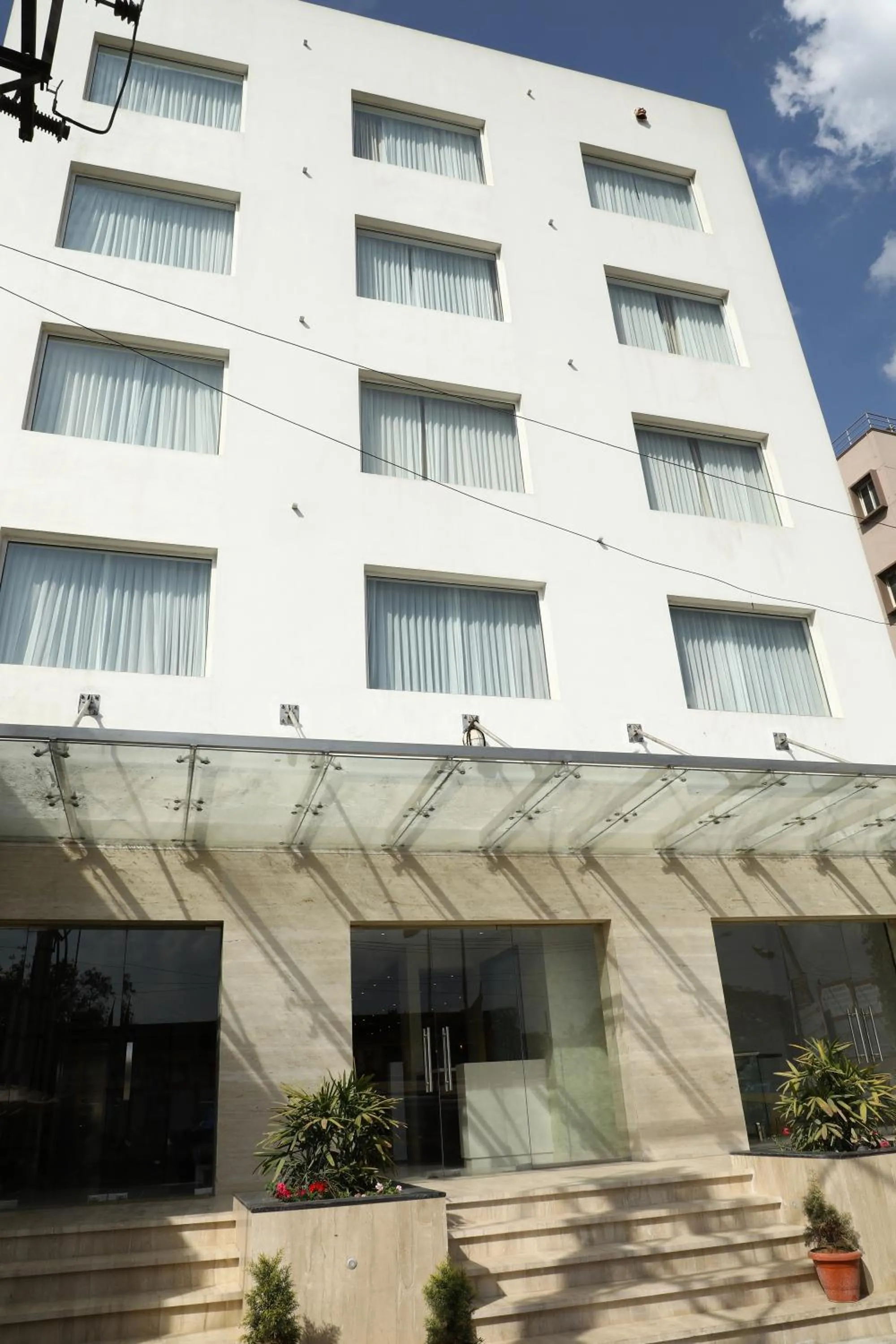 Facade/entrance in YN Hotels