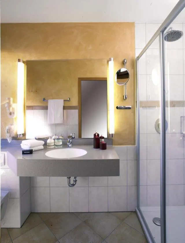 Bathroom in Landhotel Weserblick