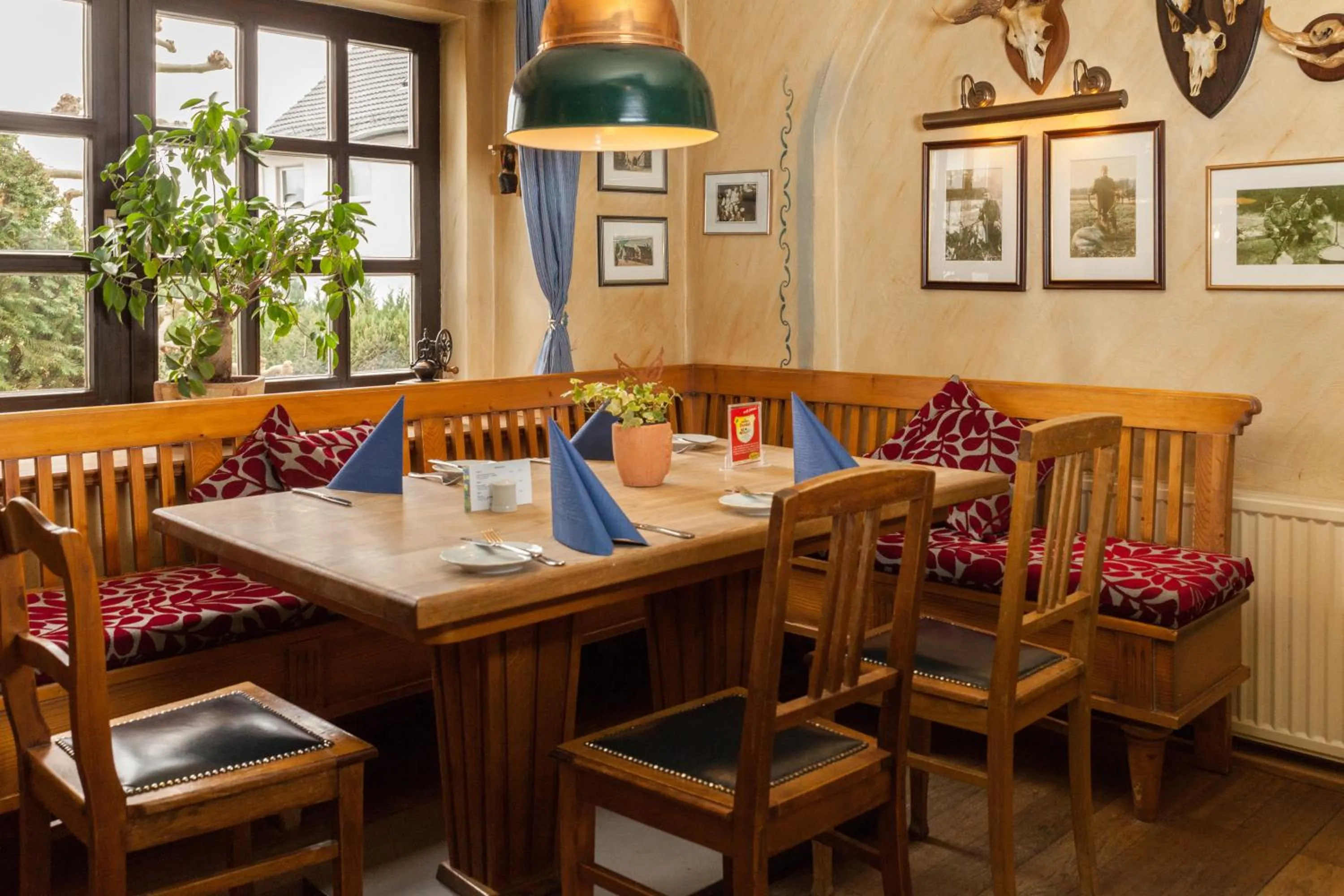 Restaurant/places to eat in Landhotel Weserblick