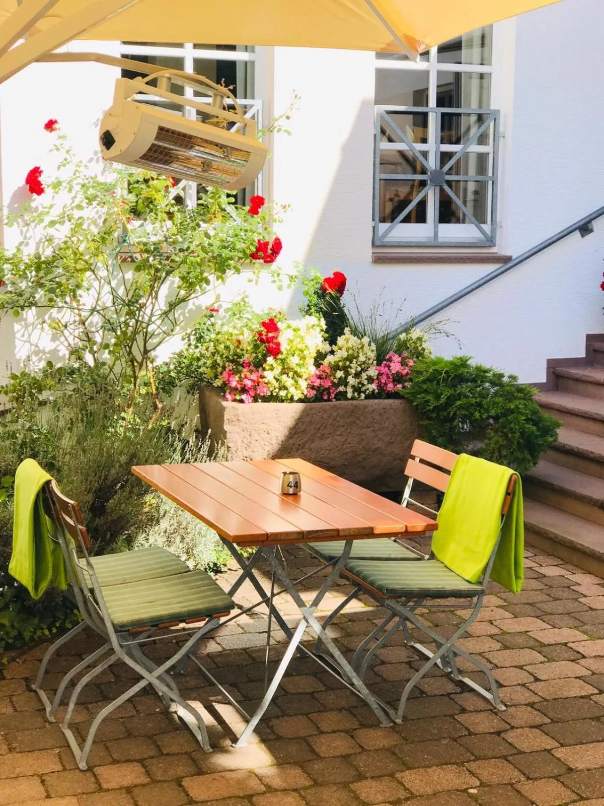 Restaurant/places to eat in Landhotel Weserblick