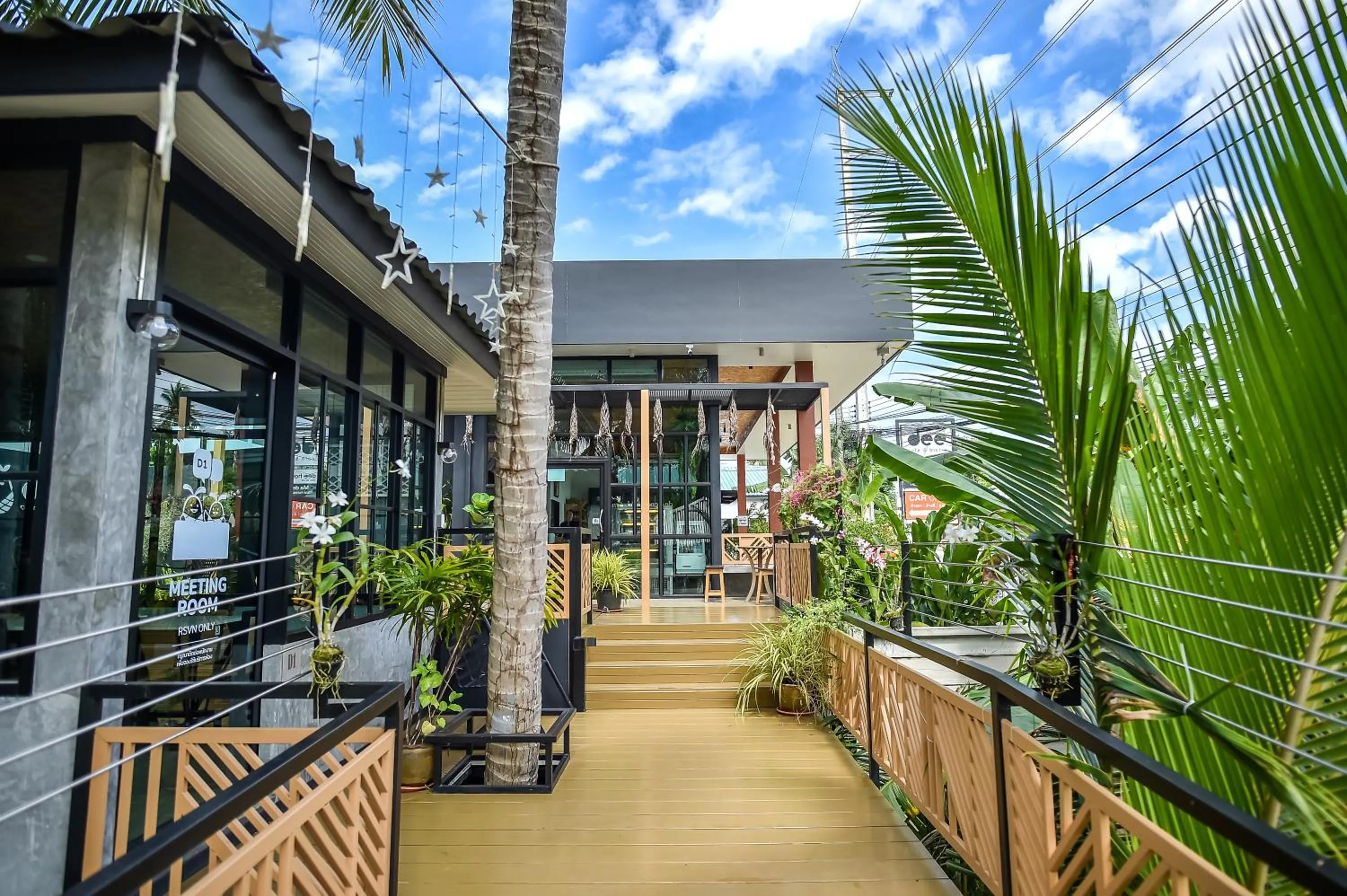 Restaurant/places to eat in Dee Homestay