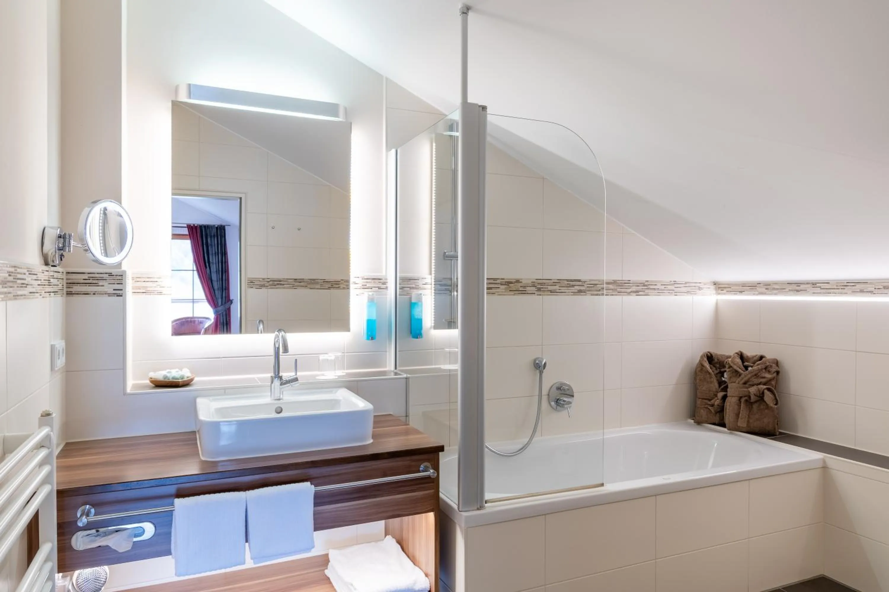 Bathroom in Königshof Hotel Resort