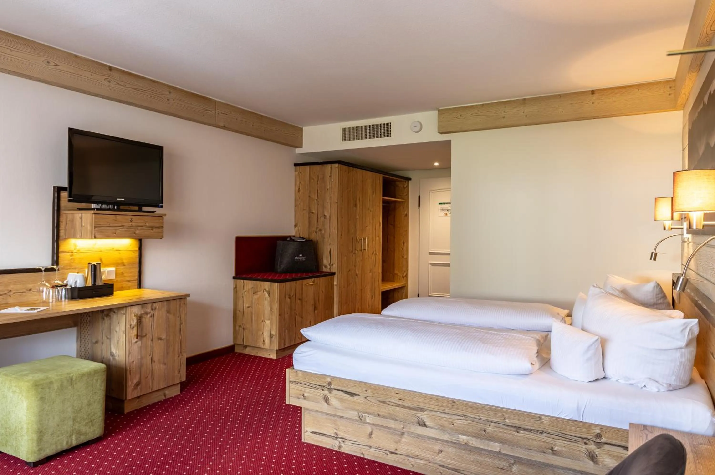 Photo of the whole room, Bed in Königshof Hotel Resort