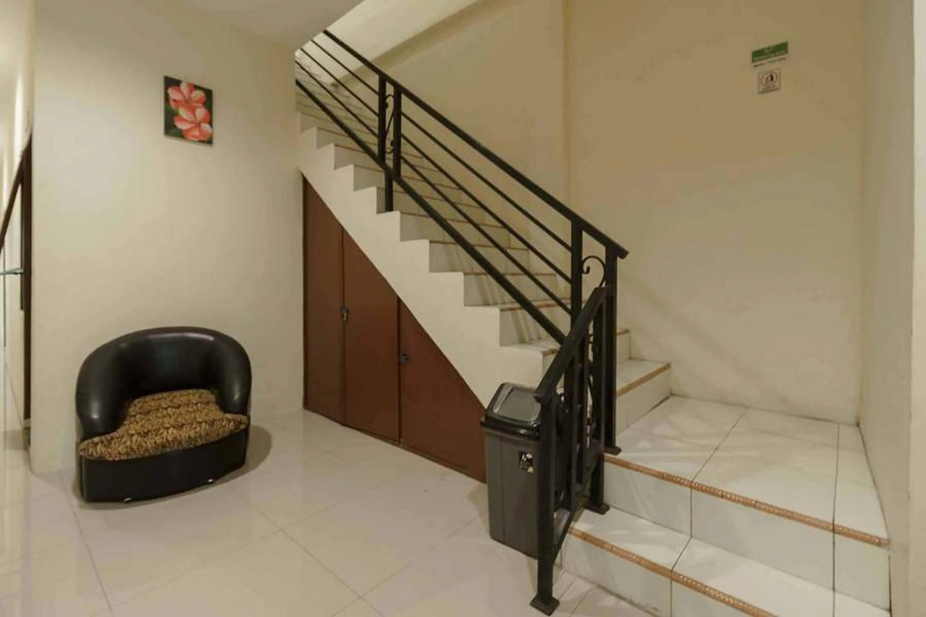 Property building in RedDoorz near RS Adam Malik Medan 2