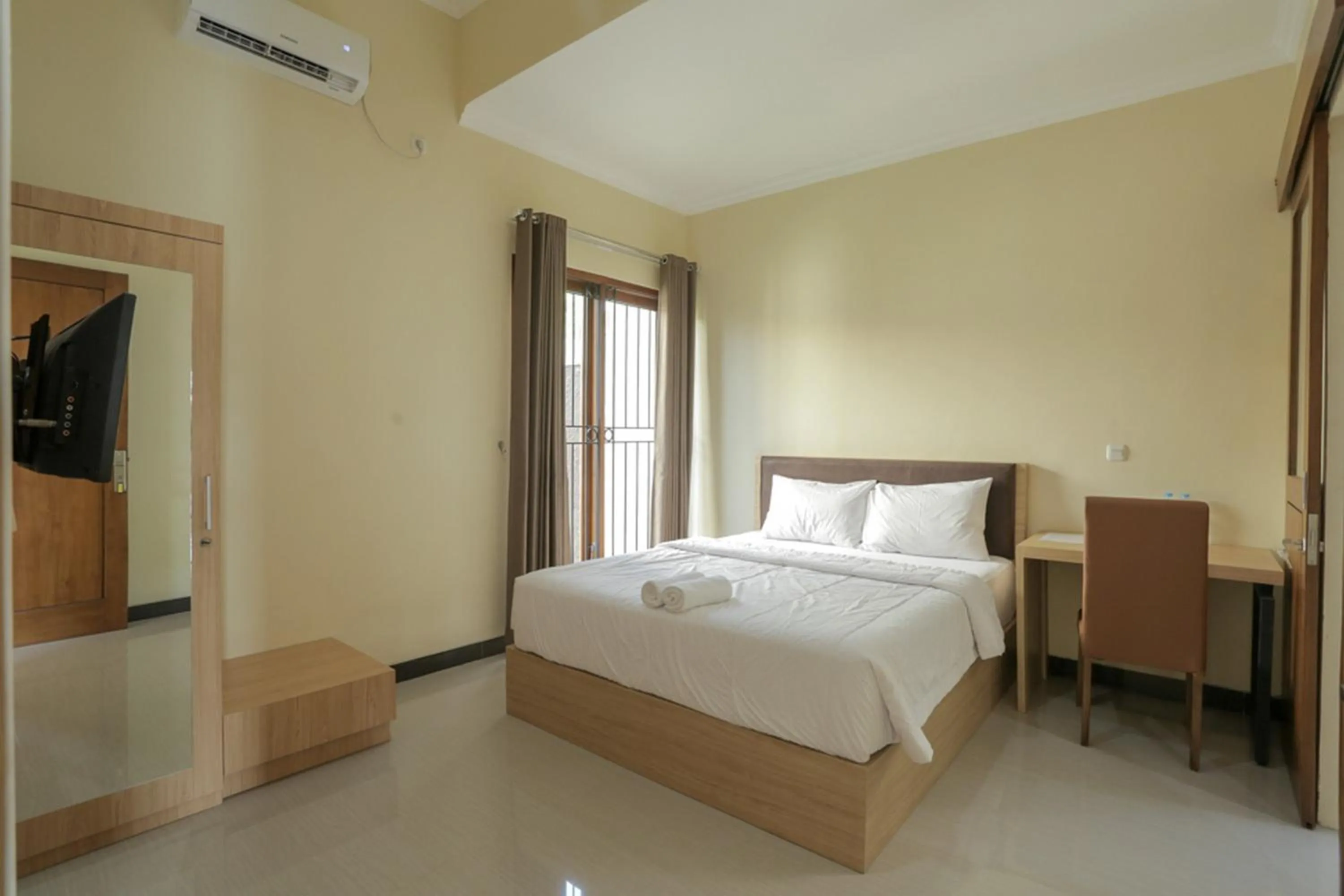 Bedroom, Bed in IDR Green Guest House Syariah Mitra RedDoorz
