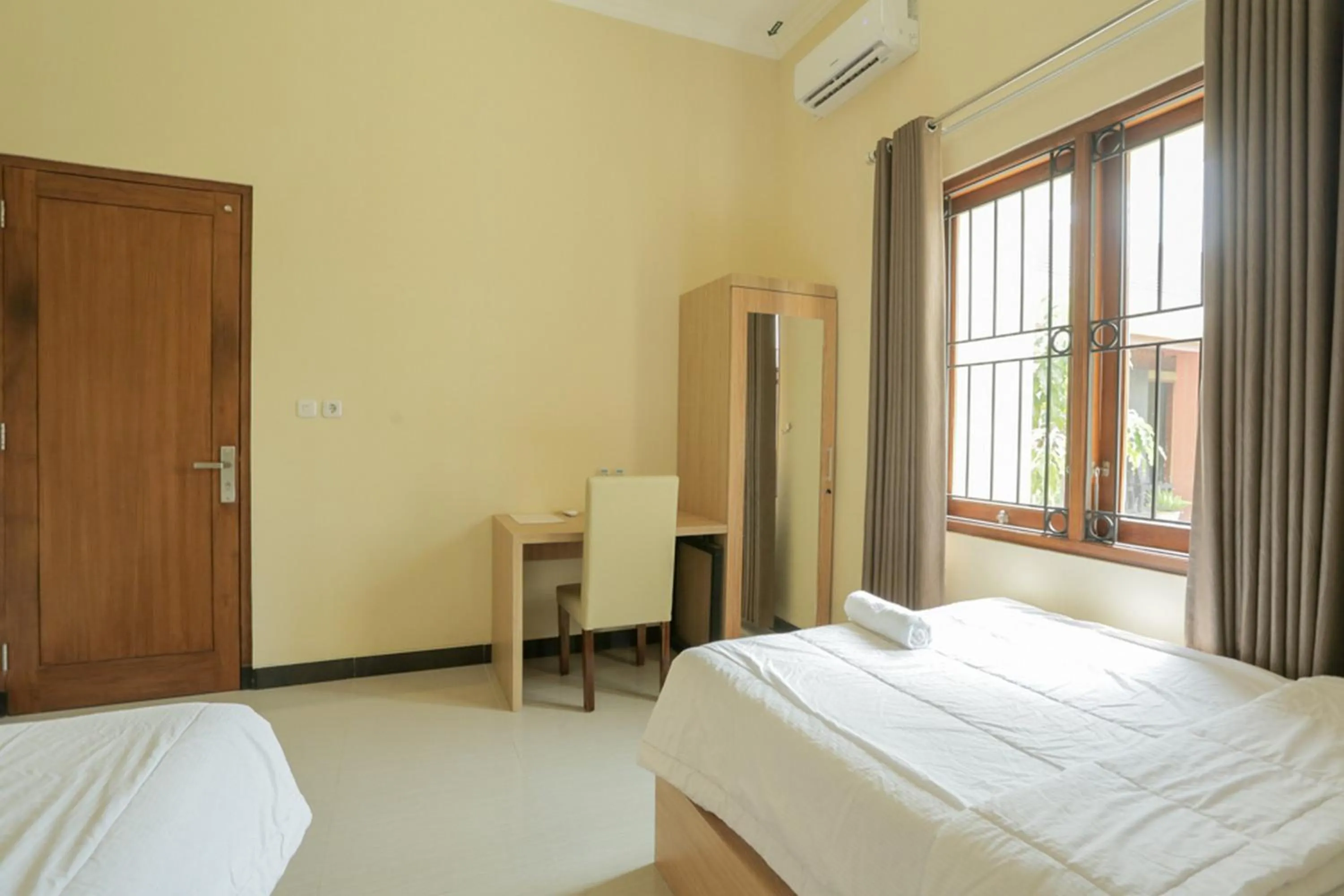 Bedroom, Bed in IDR Green Guest House Syariah Mitra RedDoorz