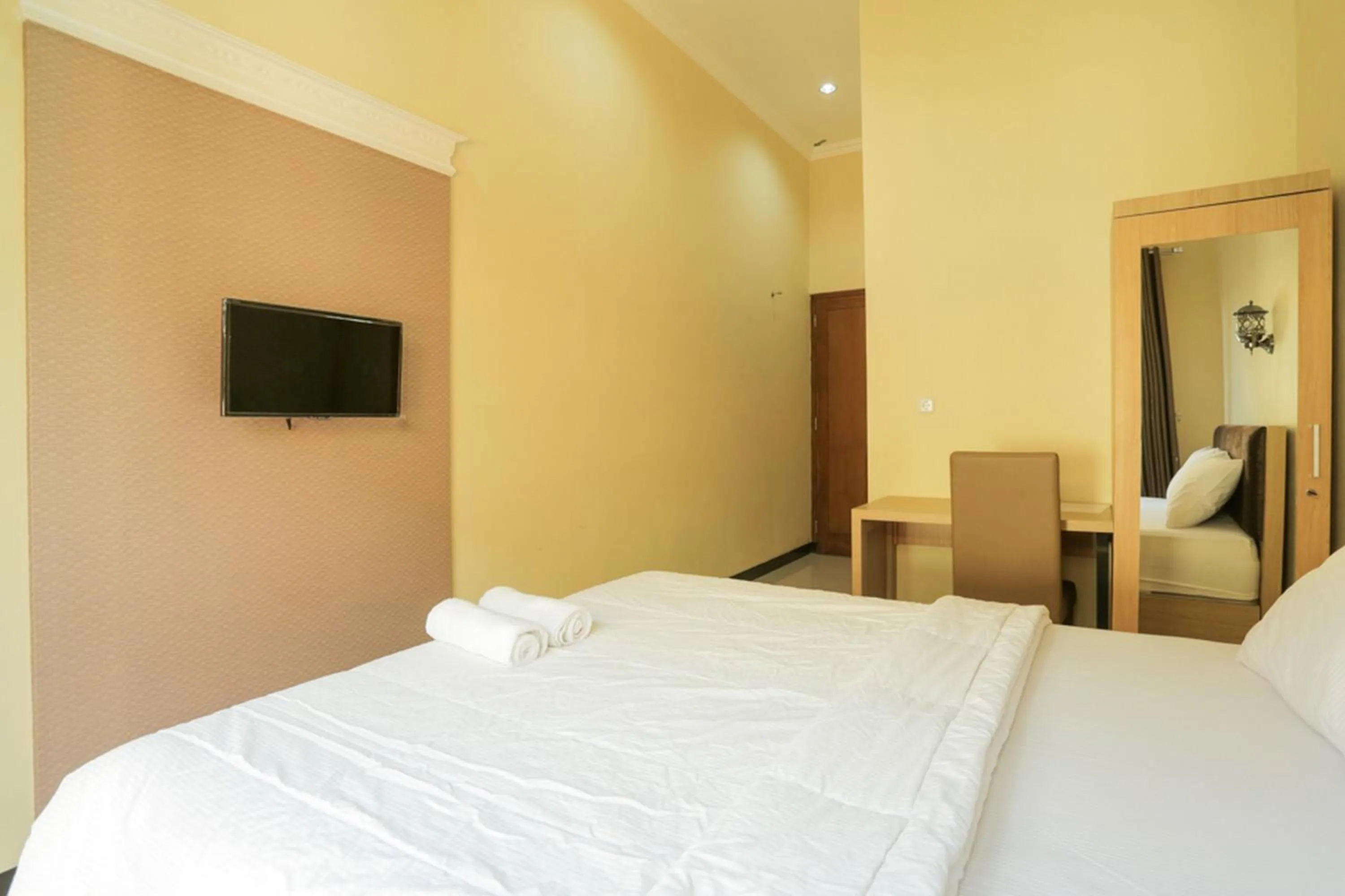 Bedroom, Bed in IDR Green Guest House Syariah Mitra RedDoorz