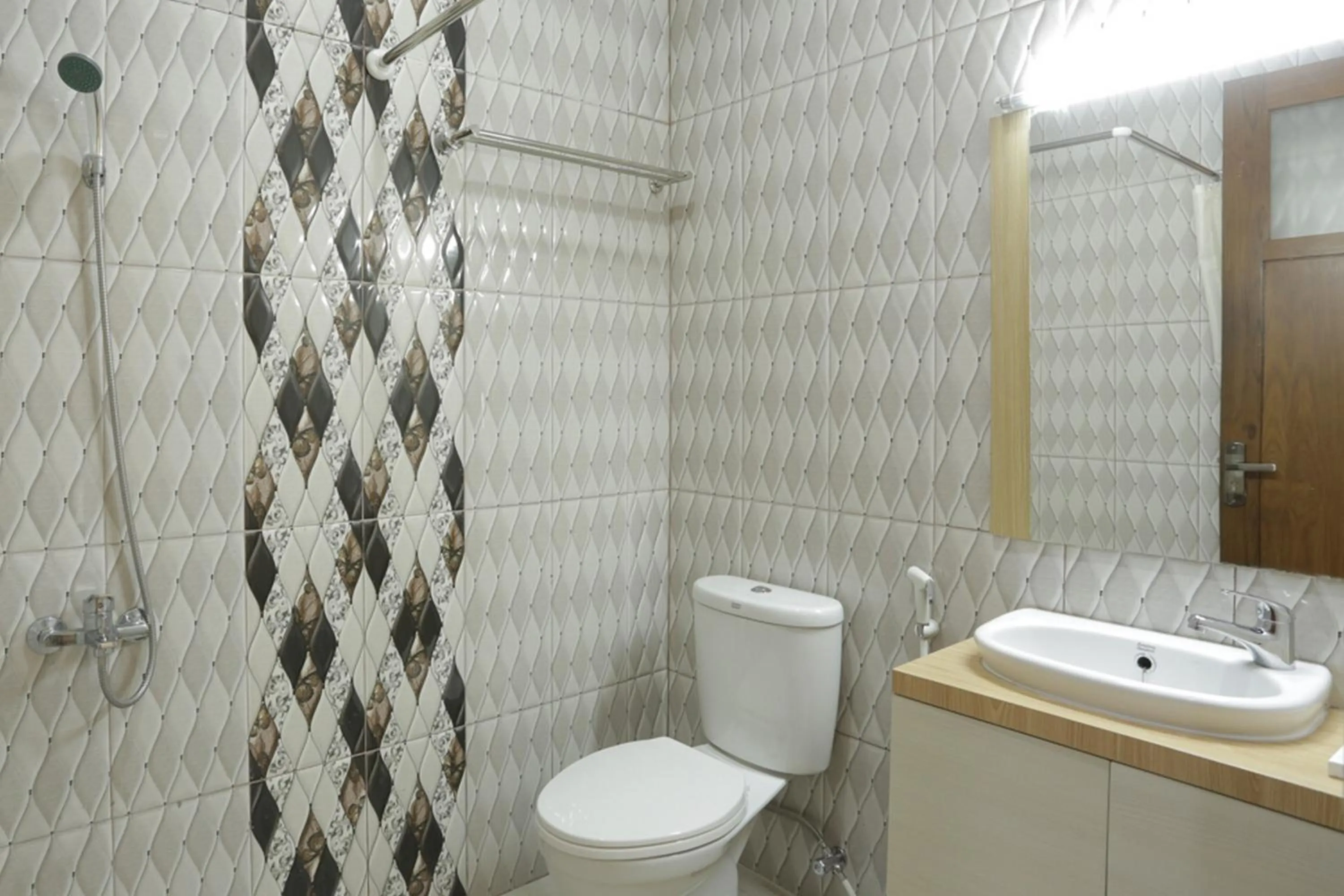 Bathroom in IDR Green Guest House Syariah Mitra RedDoorz