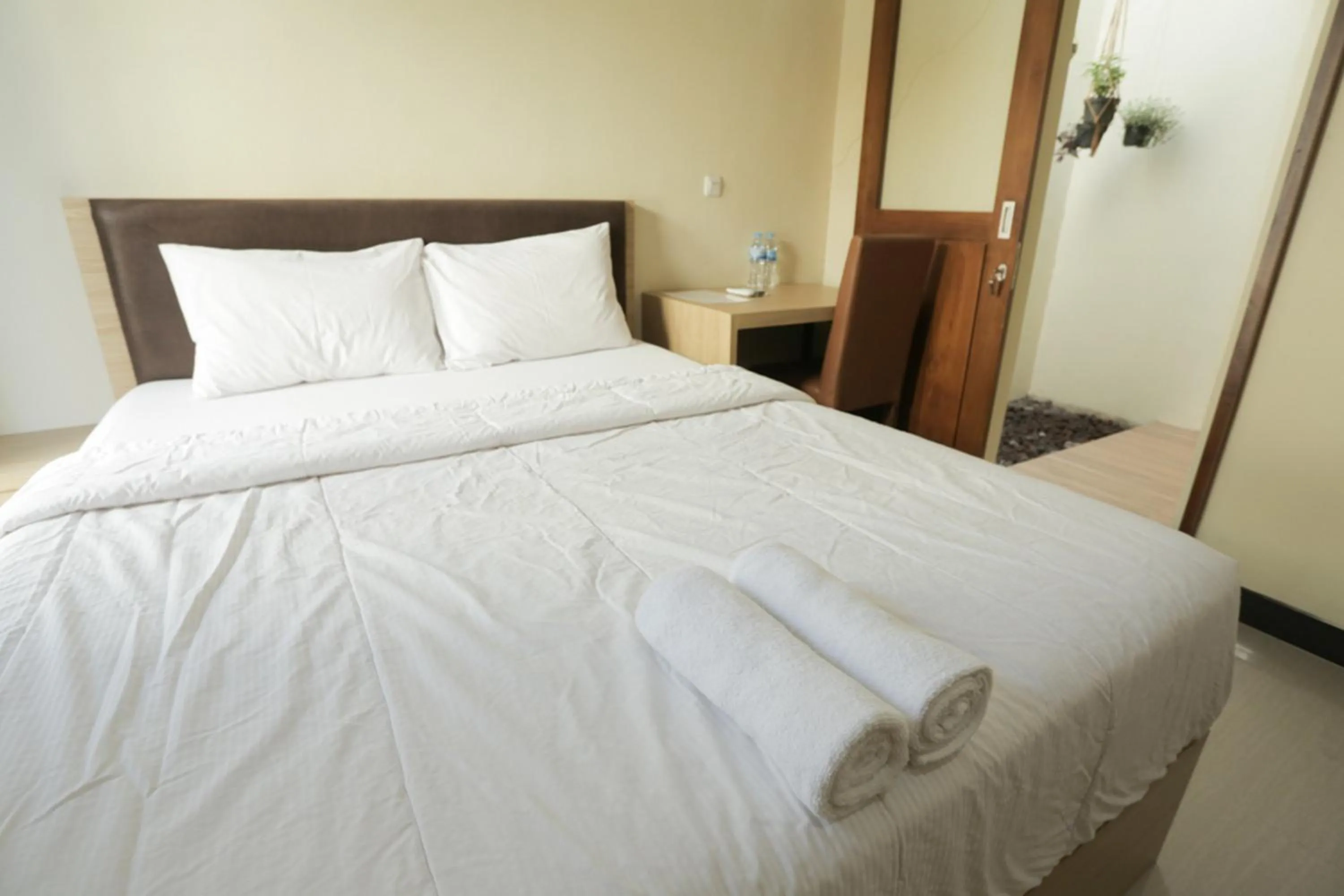 Bedroom, Bed in IDR Green Guest House Syariah Mitra RedDoorz