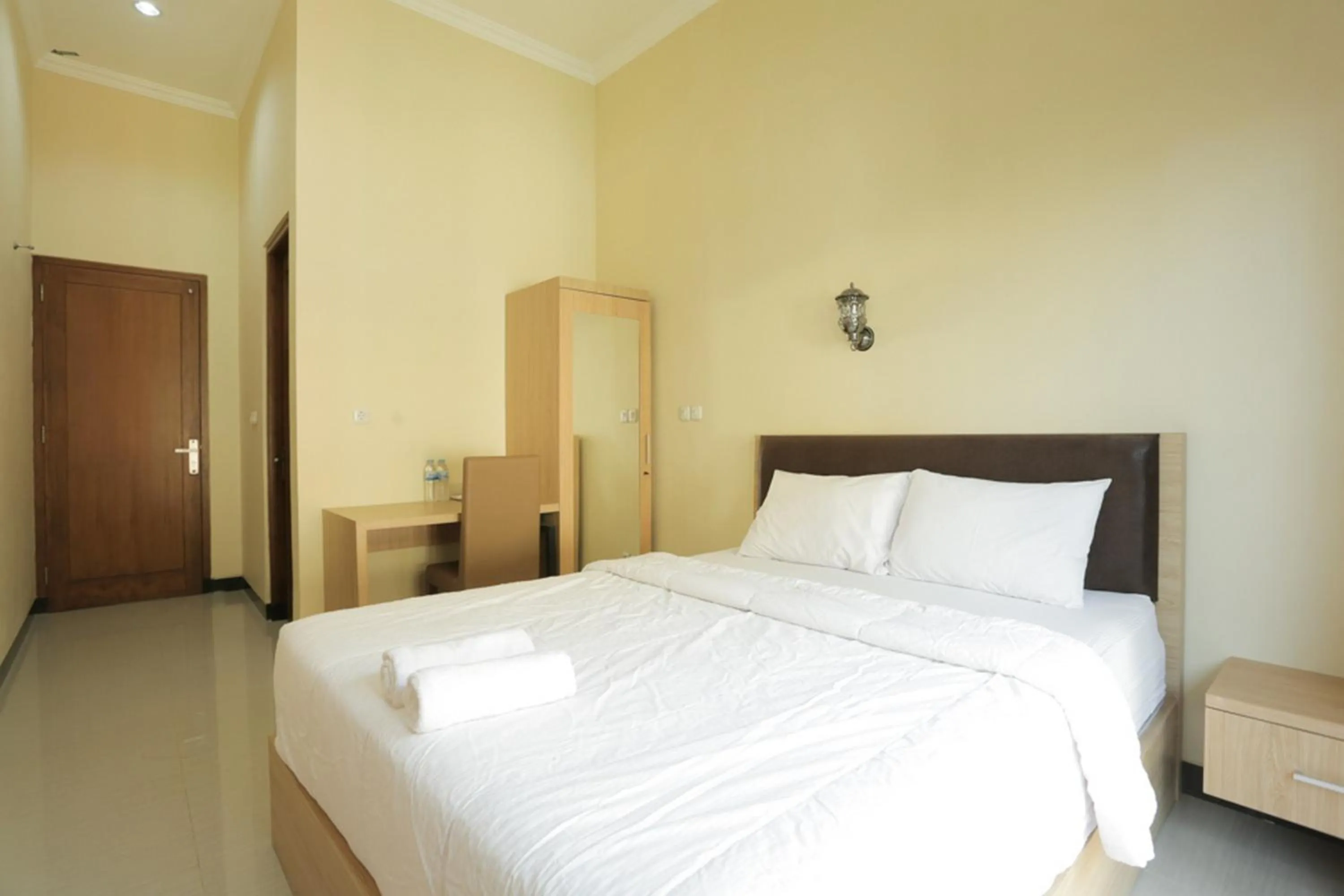 Bedroom, Bed in IDR Green Guest House Syariah Mitra RedDoorz