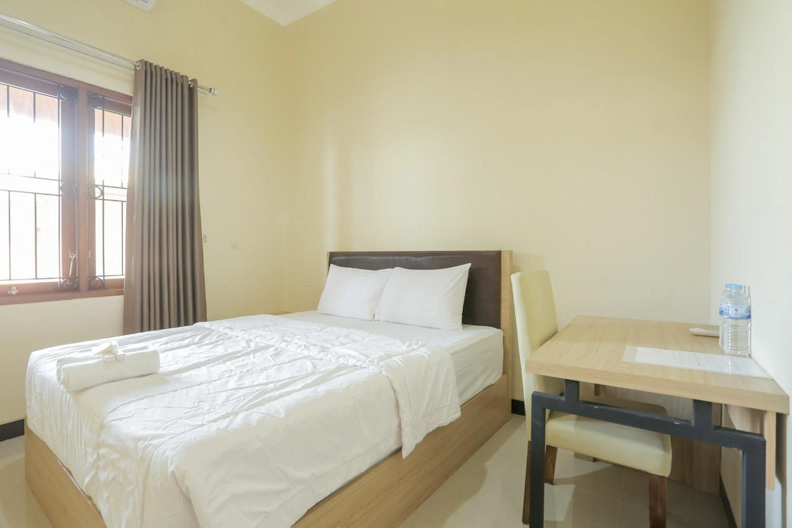 Bedroom, Bed in IDR Green Guest House Syariah Mitra RedDoorz