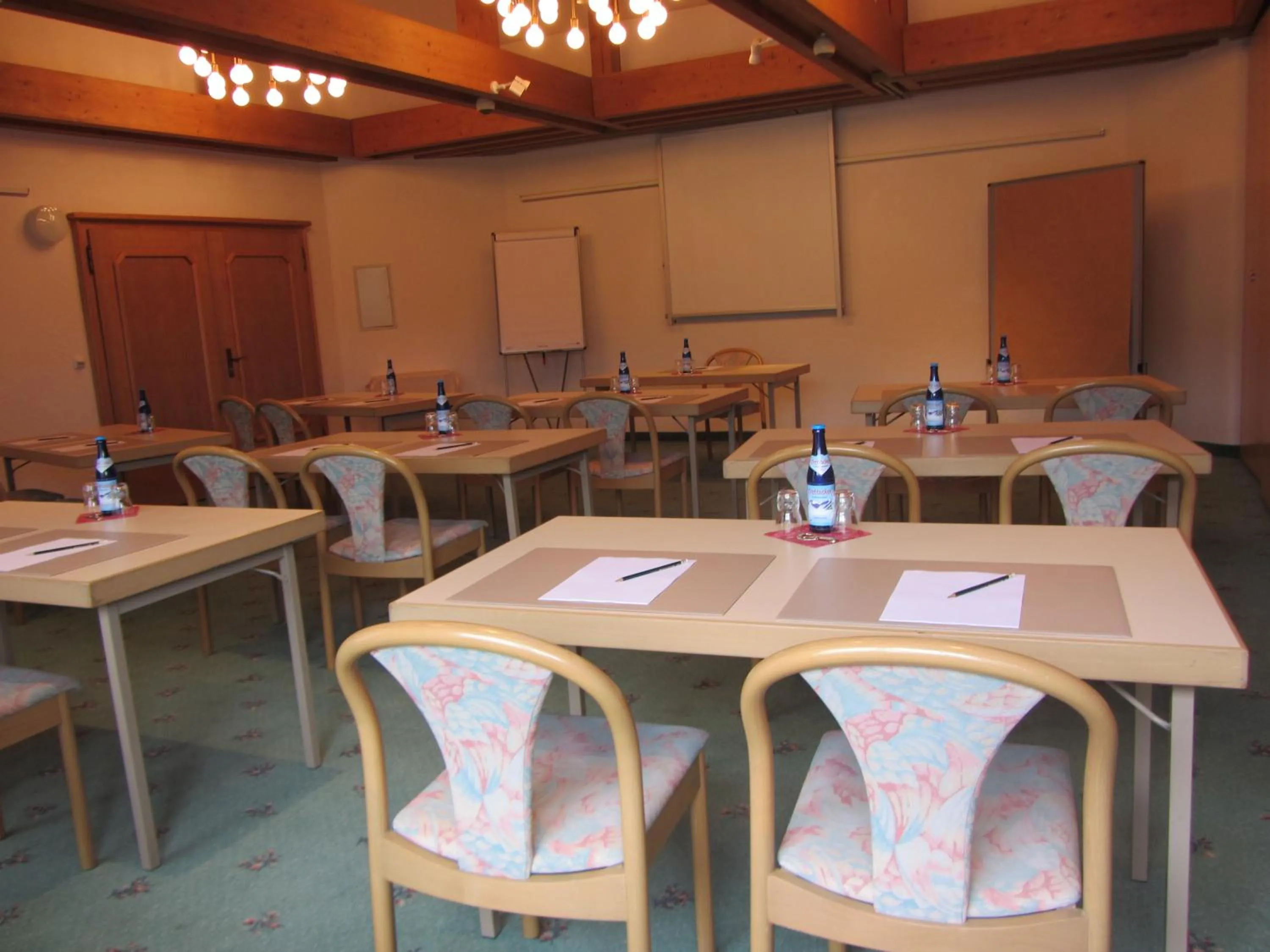 Business facilities in Wittelsbacher Hof