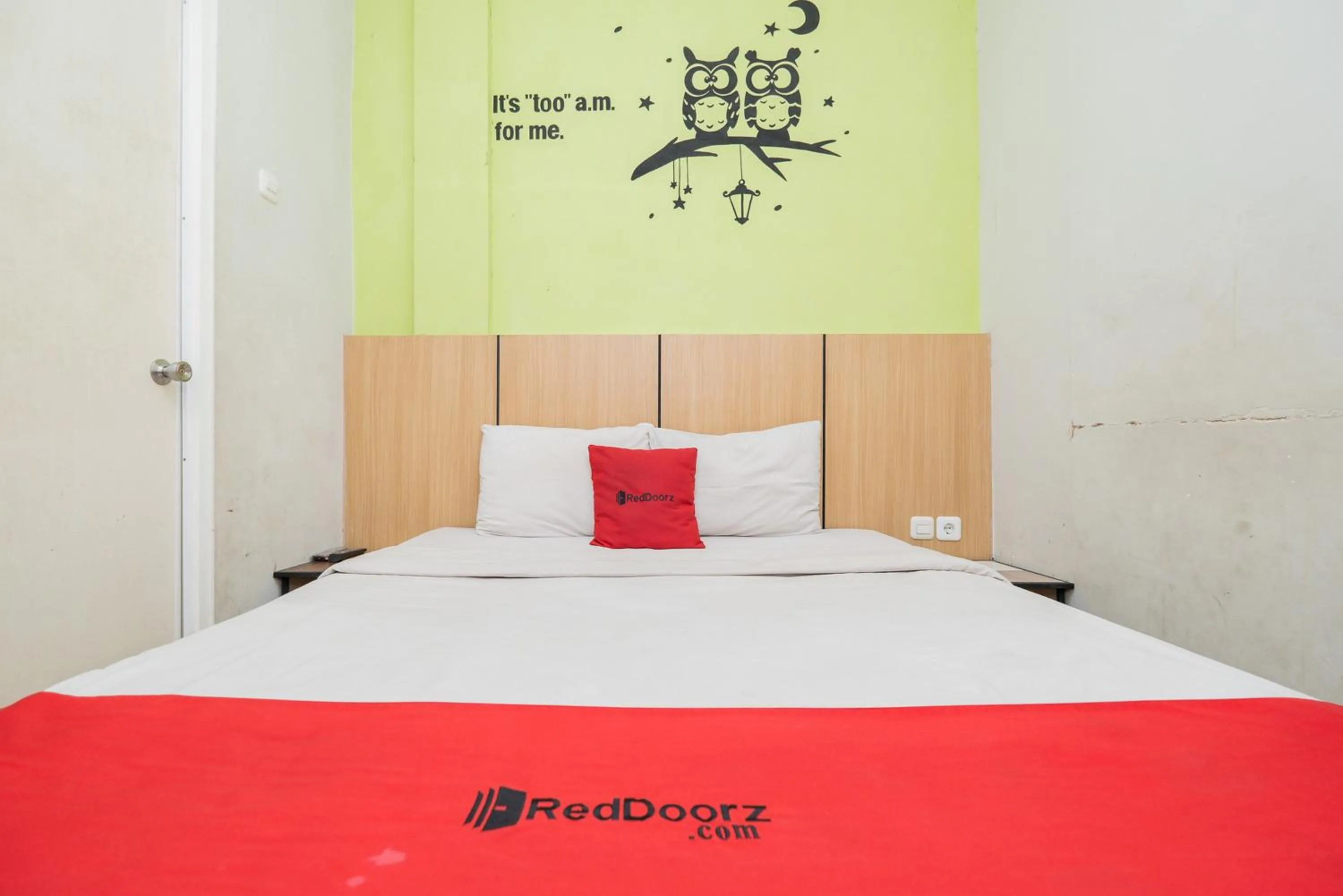 Bed in RedDoorz @ Darmo Surabaya