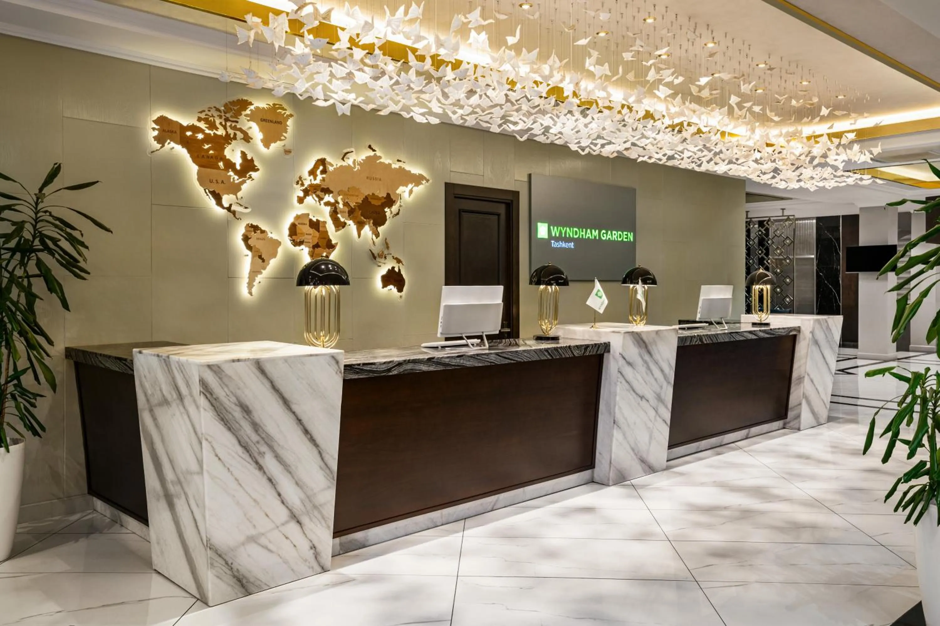 Lobby or reception in Regal Stay Hotel by HotelPro Group