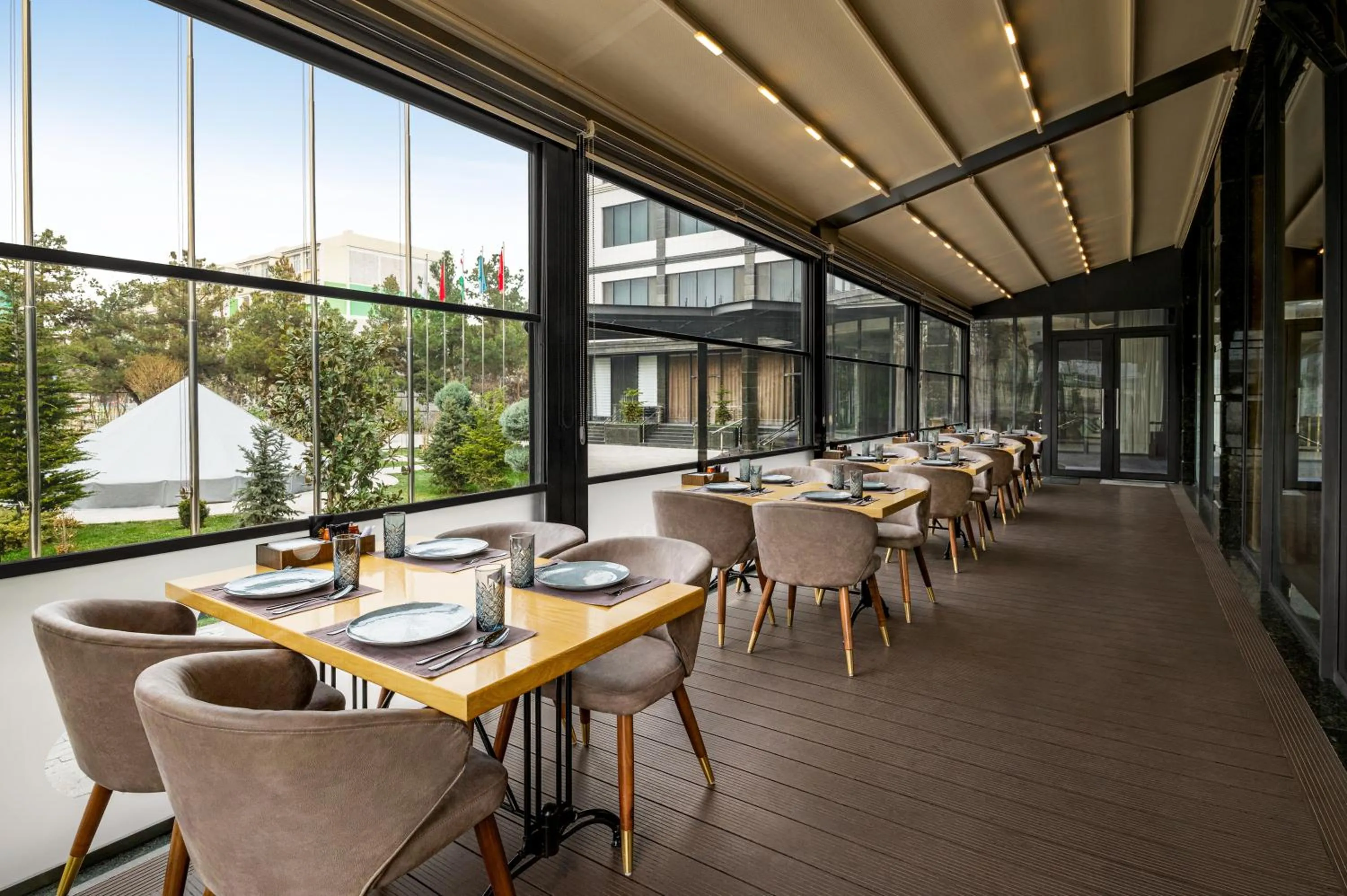 Restaurant/Places to Eat in Regal Stay Hotel by HotelPro Group