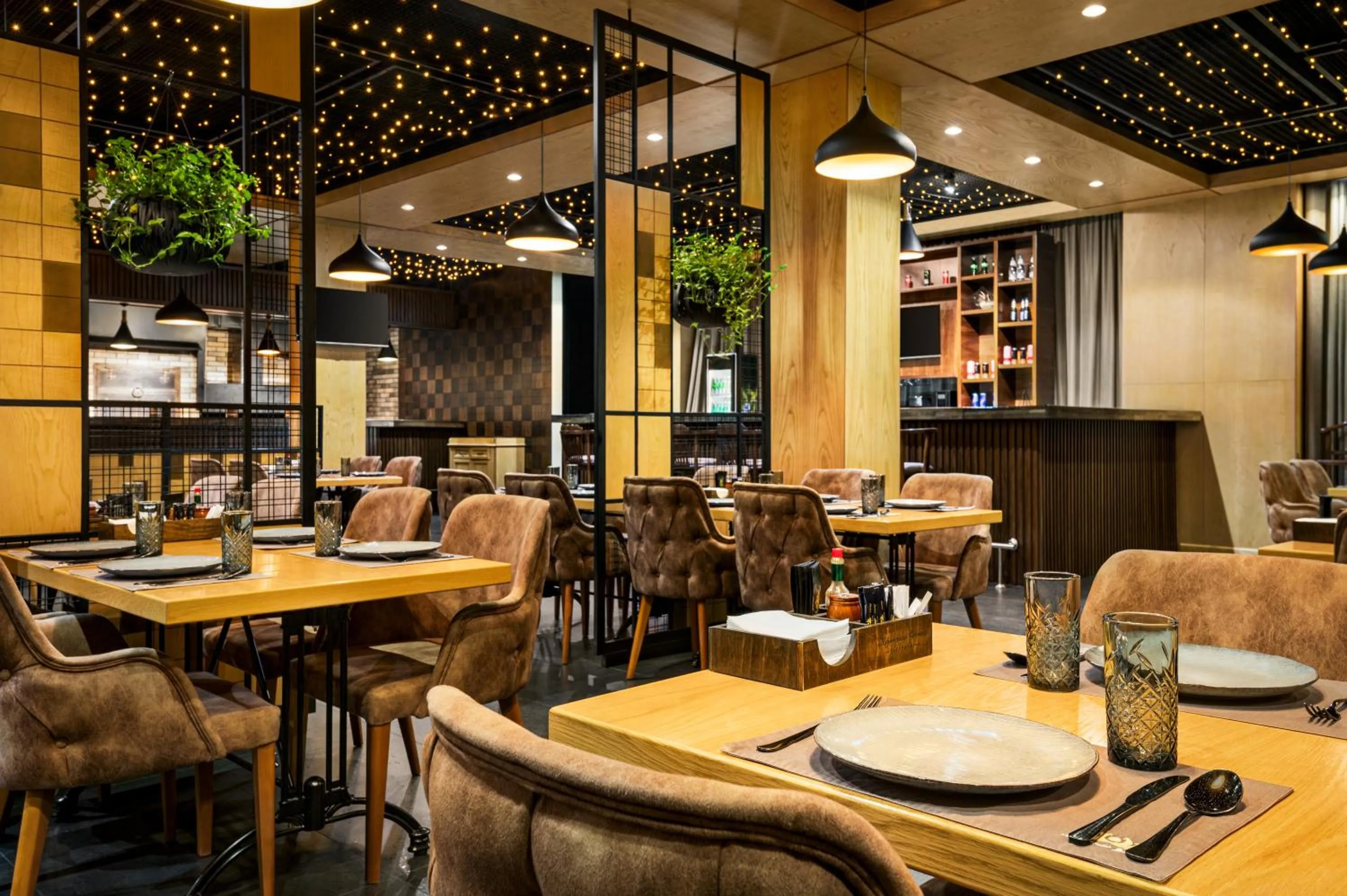 Restaurant/Places to Eat in Regal Stay Hotel by HotelPro Group