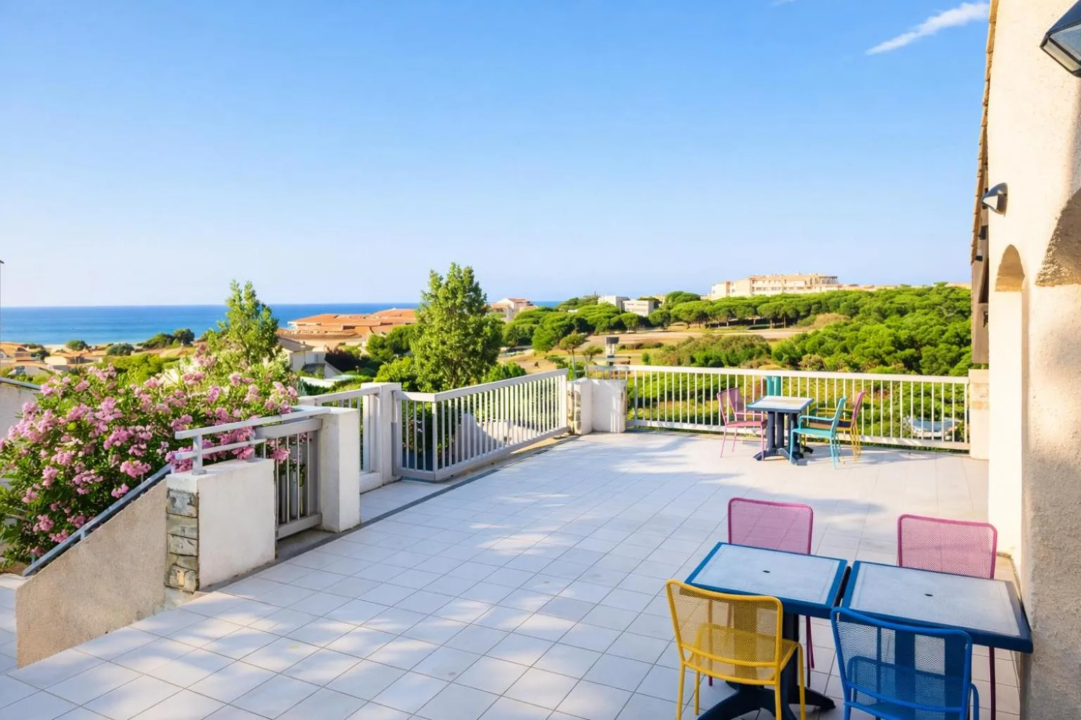 Property building in ULVF Les Romarins