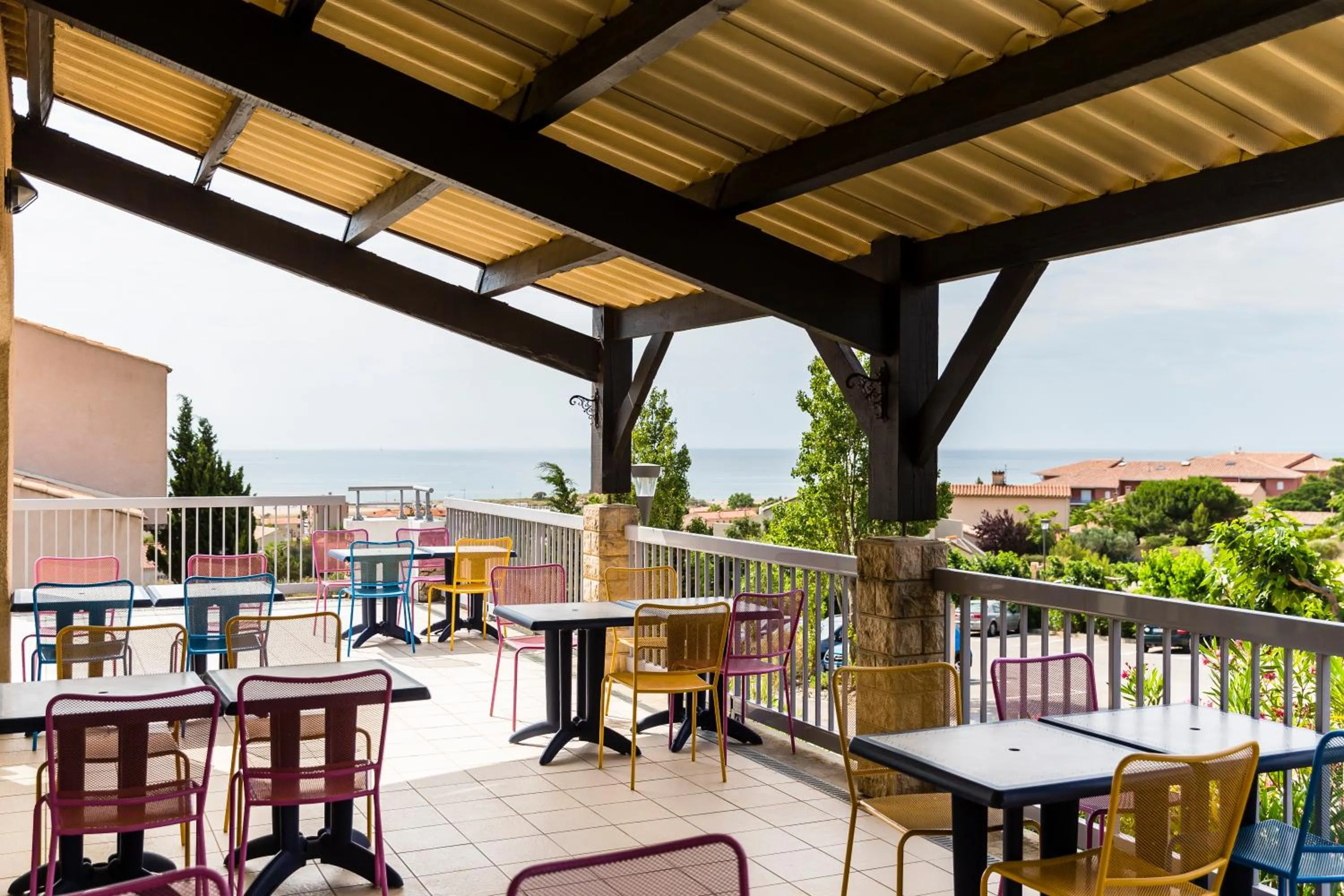 Restaurant/places to eat in ULVF Les Romarins