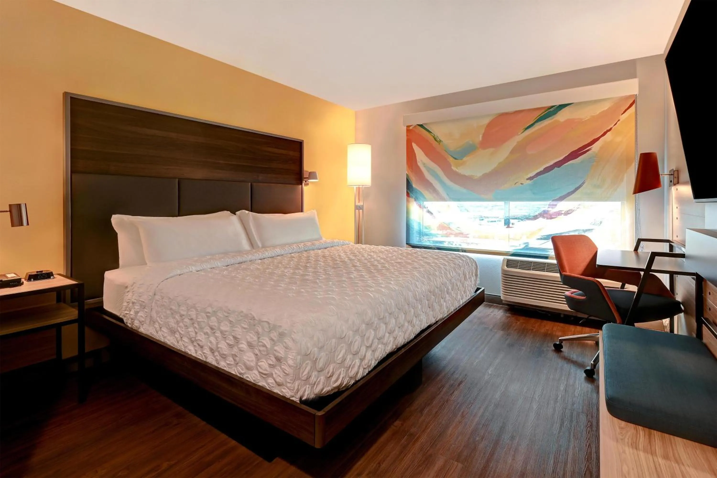 Bed in Tru By Hilton Albuquerque North I-25, Nm