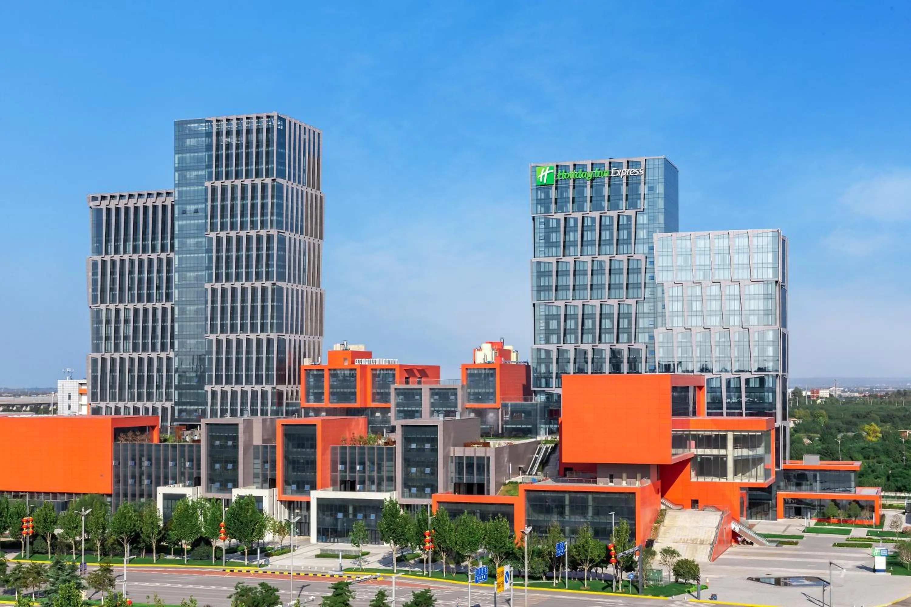 Property building in Holiday Inn Express Xi'an Intl Trade&Logistic Park by IHG